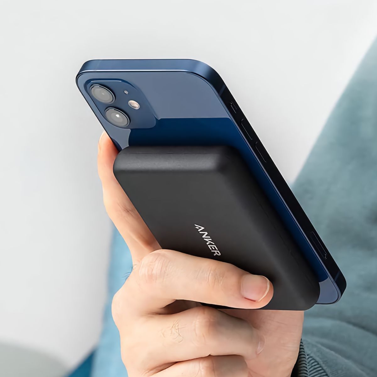 Apple lanza una batería externa para el iPhone que se conecta con