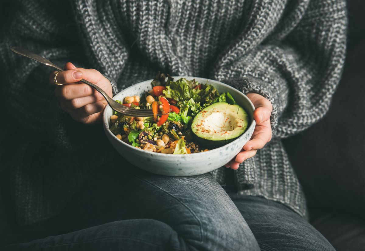 Comer tarde en la noche causa aumento de peso? - Colsalud