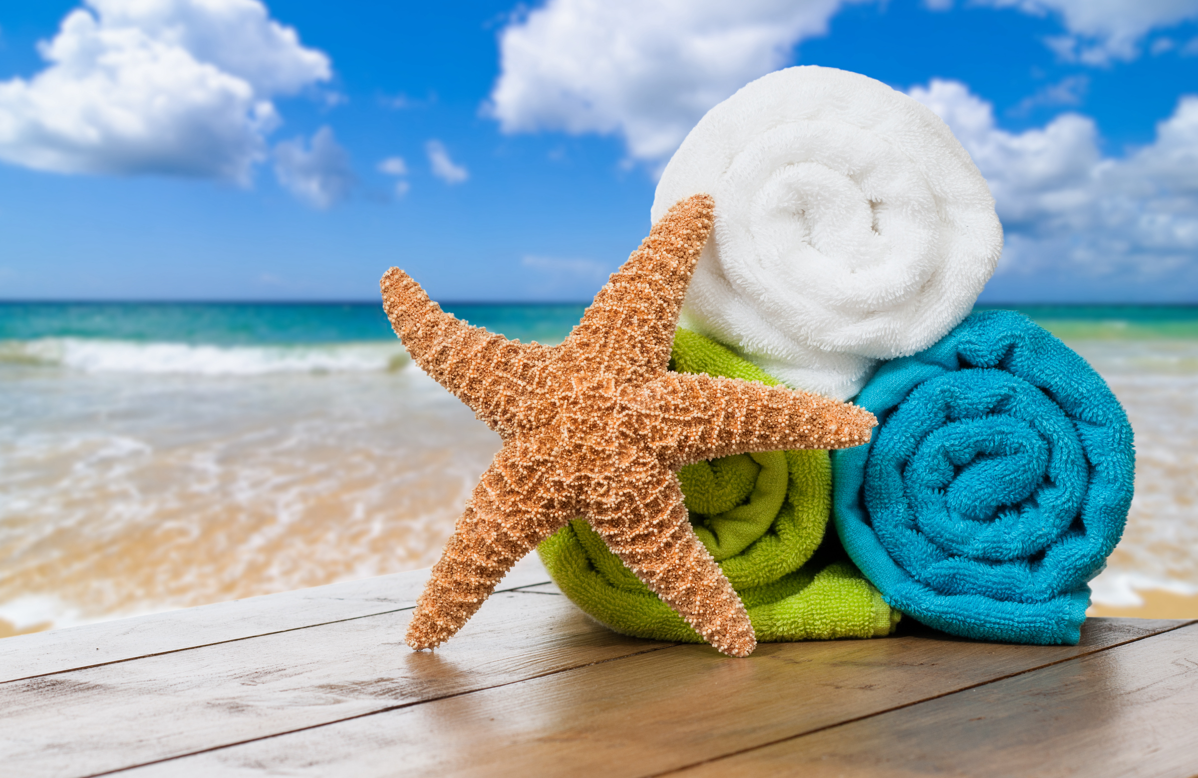 Trucos secretos para lavar las toallas de playa, eliminar la arena