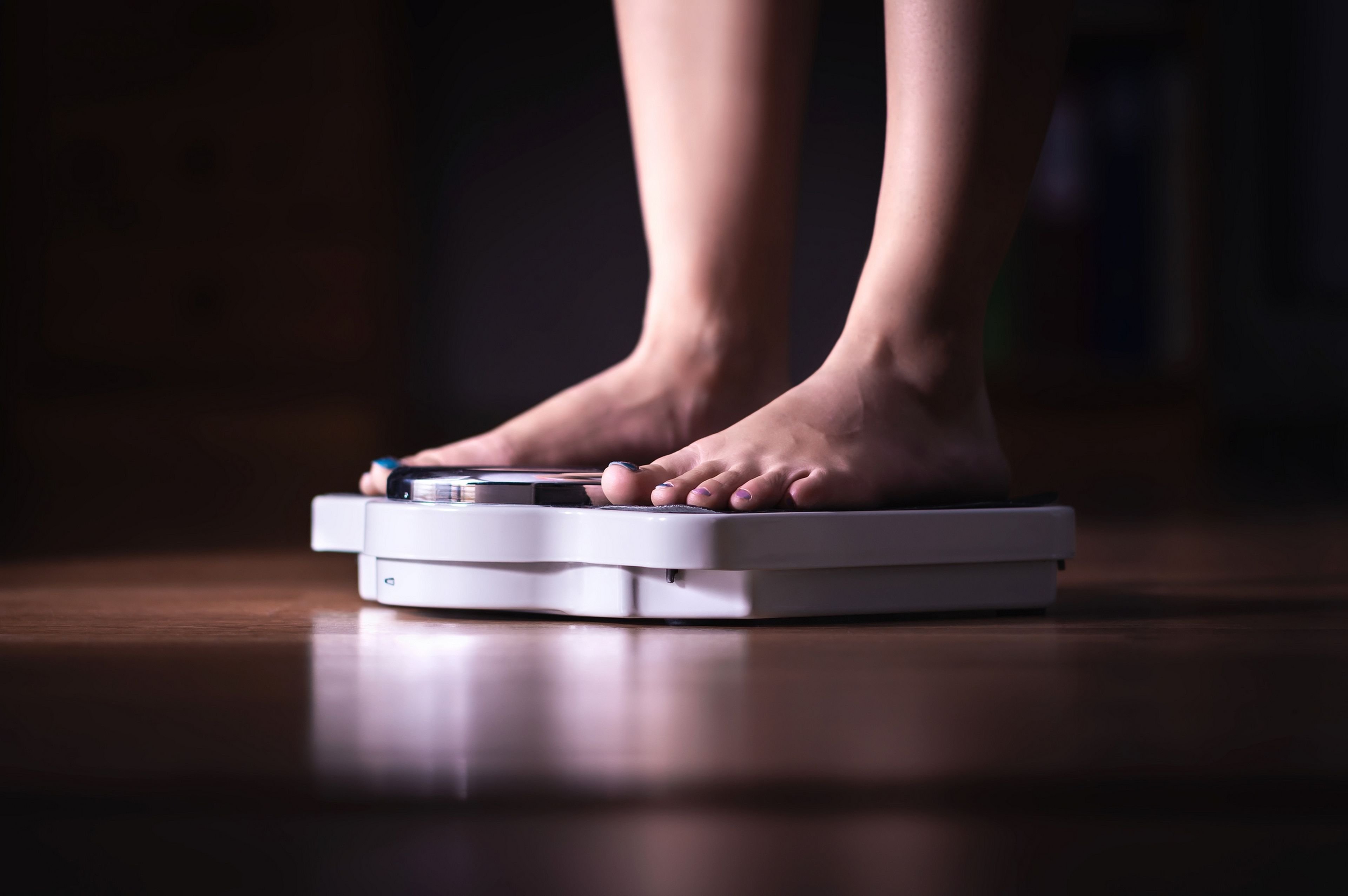 8 razones por las que tu peso cambia de un día para otro