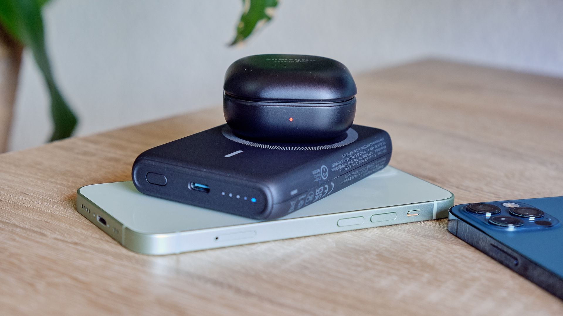 Anker PowerCore 5K vs Apple Batería MagSafe, análisis y