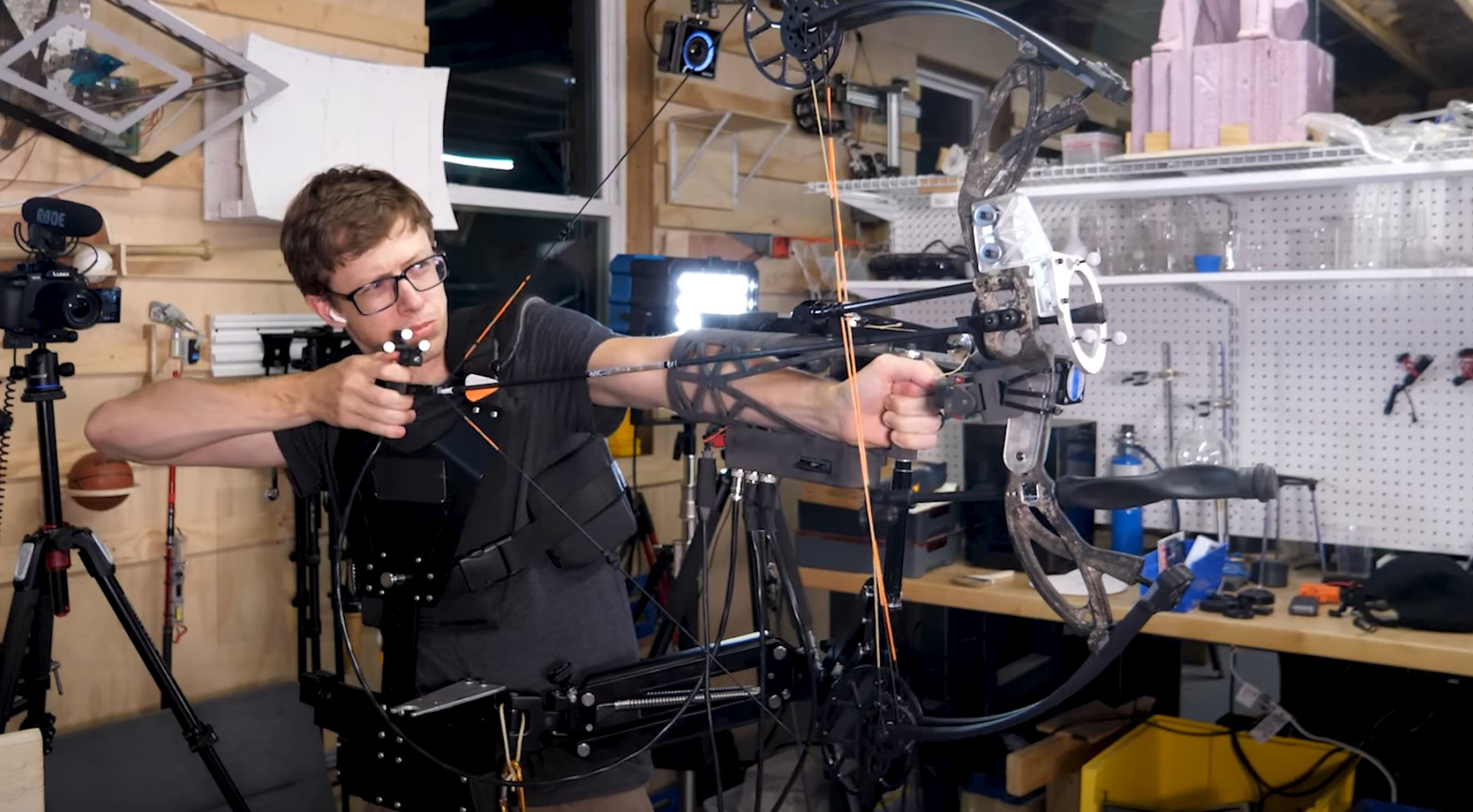 Fabrican en casa el arco robotizado con el que no se puede de fallar ni un tiro
