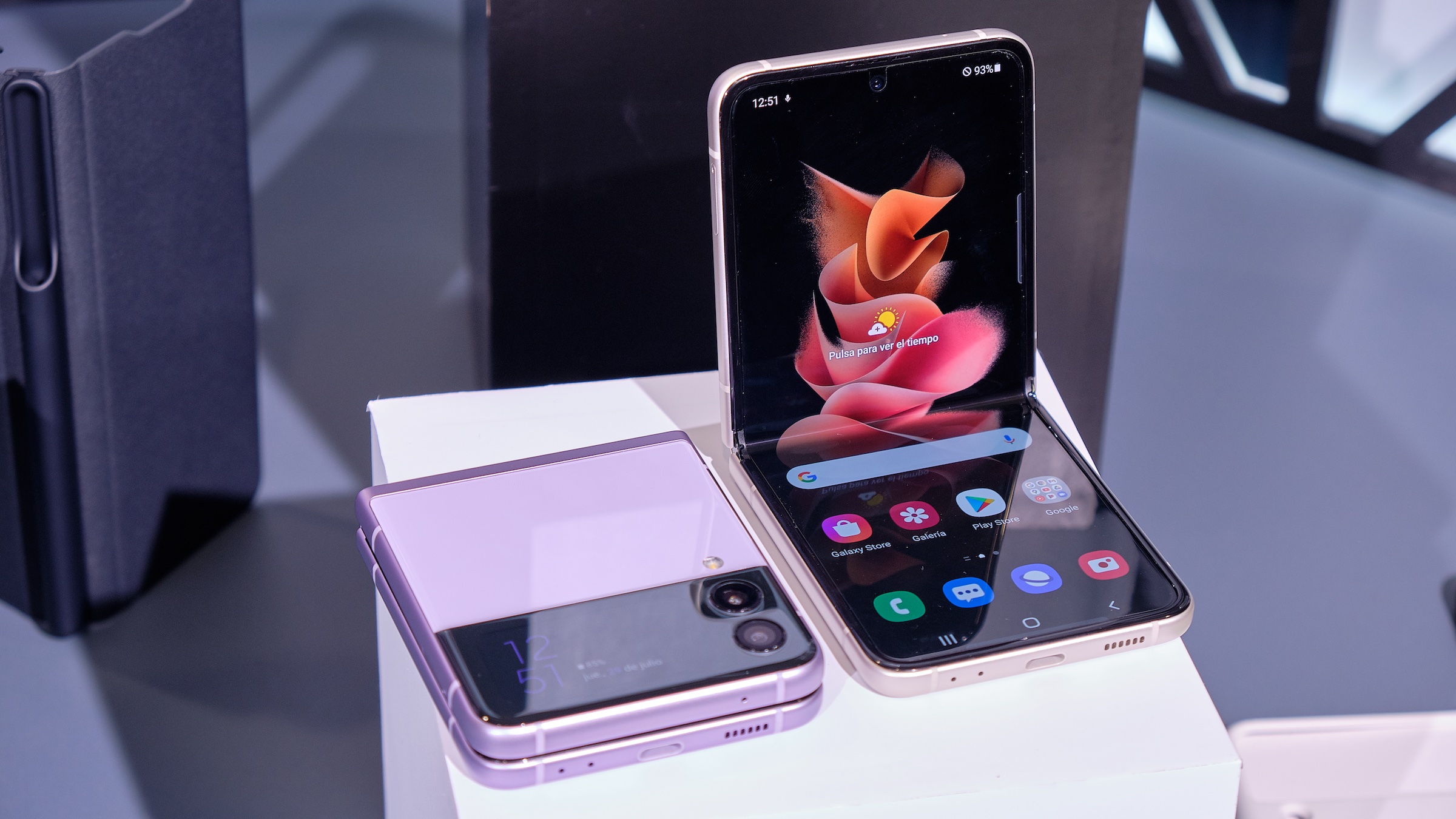 Todo sobre el Galaxy Z Flip 3 con el que Samsung quiere democratizar los  móviles con pantalla flexible | Tecnología - ComputerHoy.com