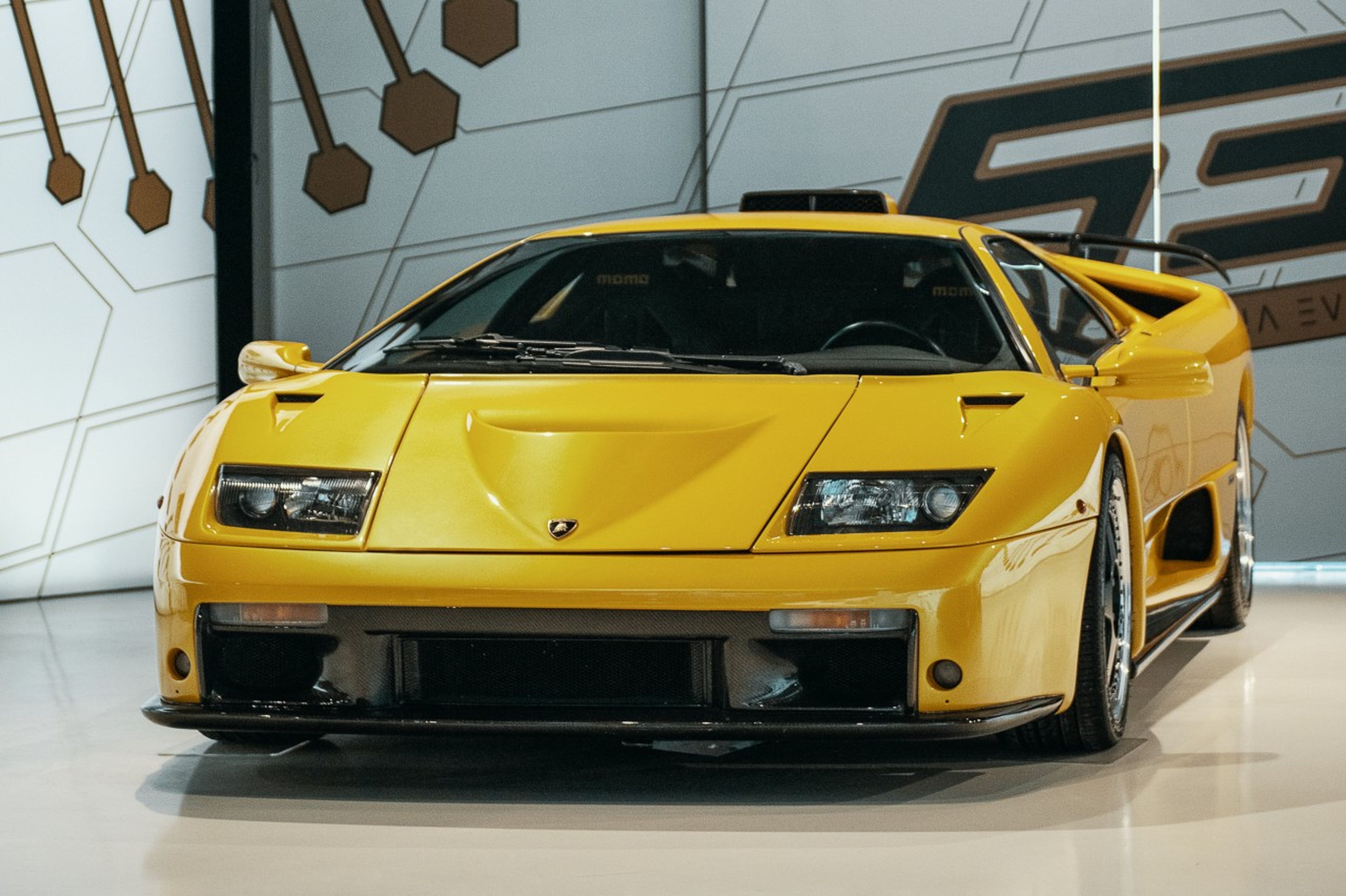 Viejas glorias: Lamborghini Diablo amarillo