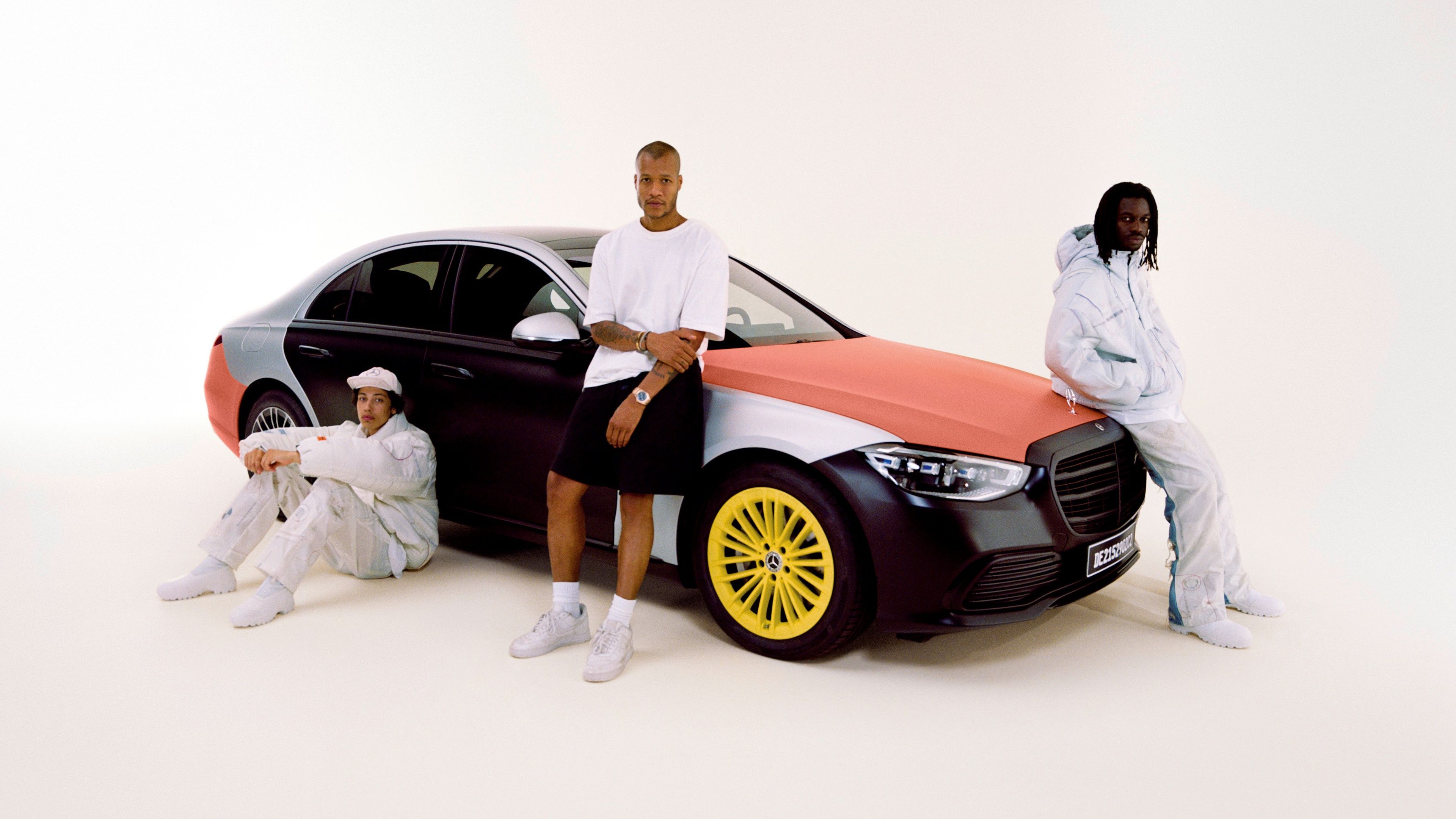 Colección de ropa hecha con airbags de Mercedes