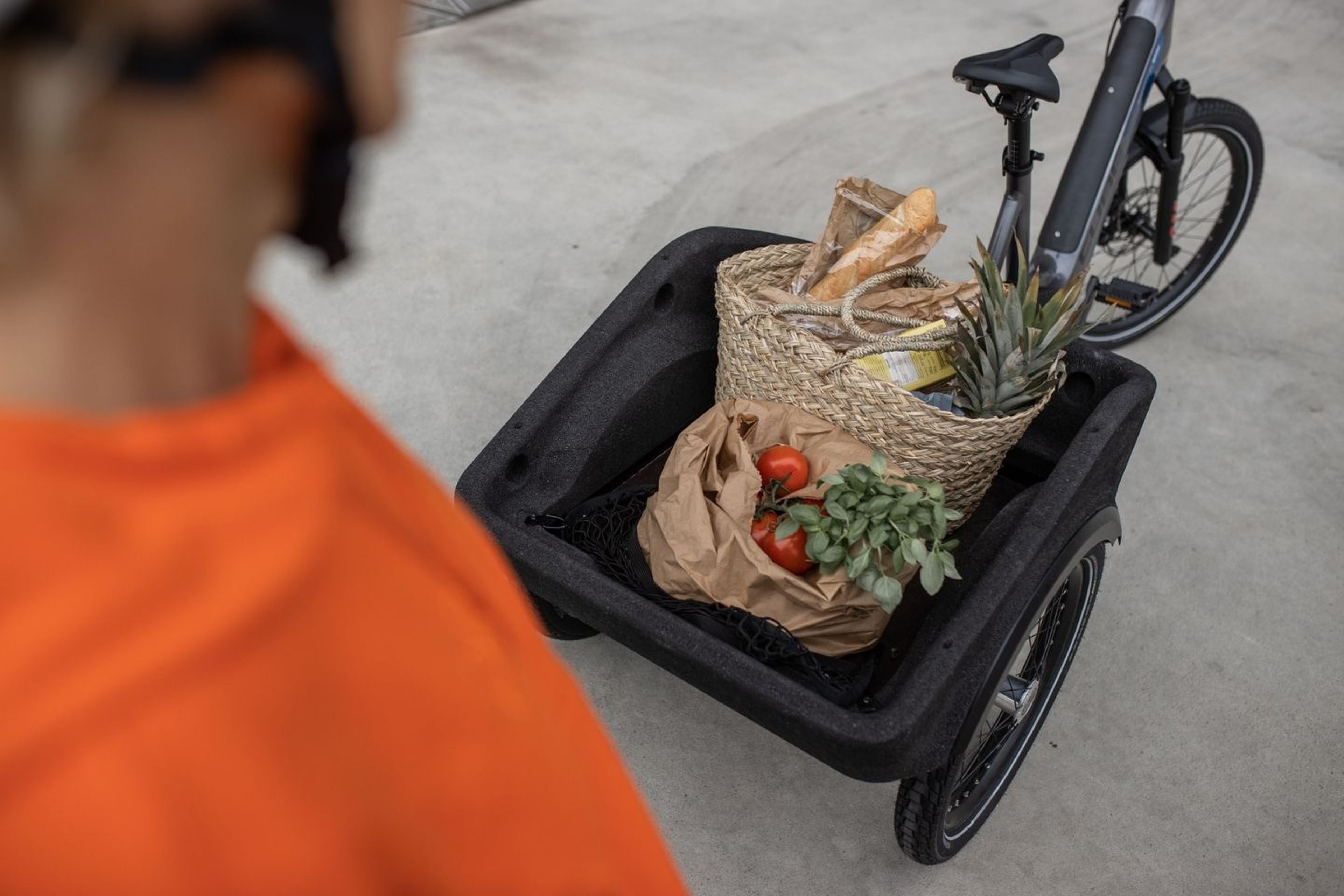 BMW y Cube lanzan el triciclo para adultos, eléctrico y con capacidad de  carga