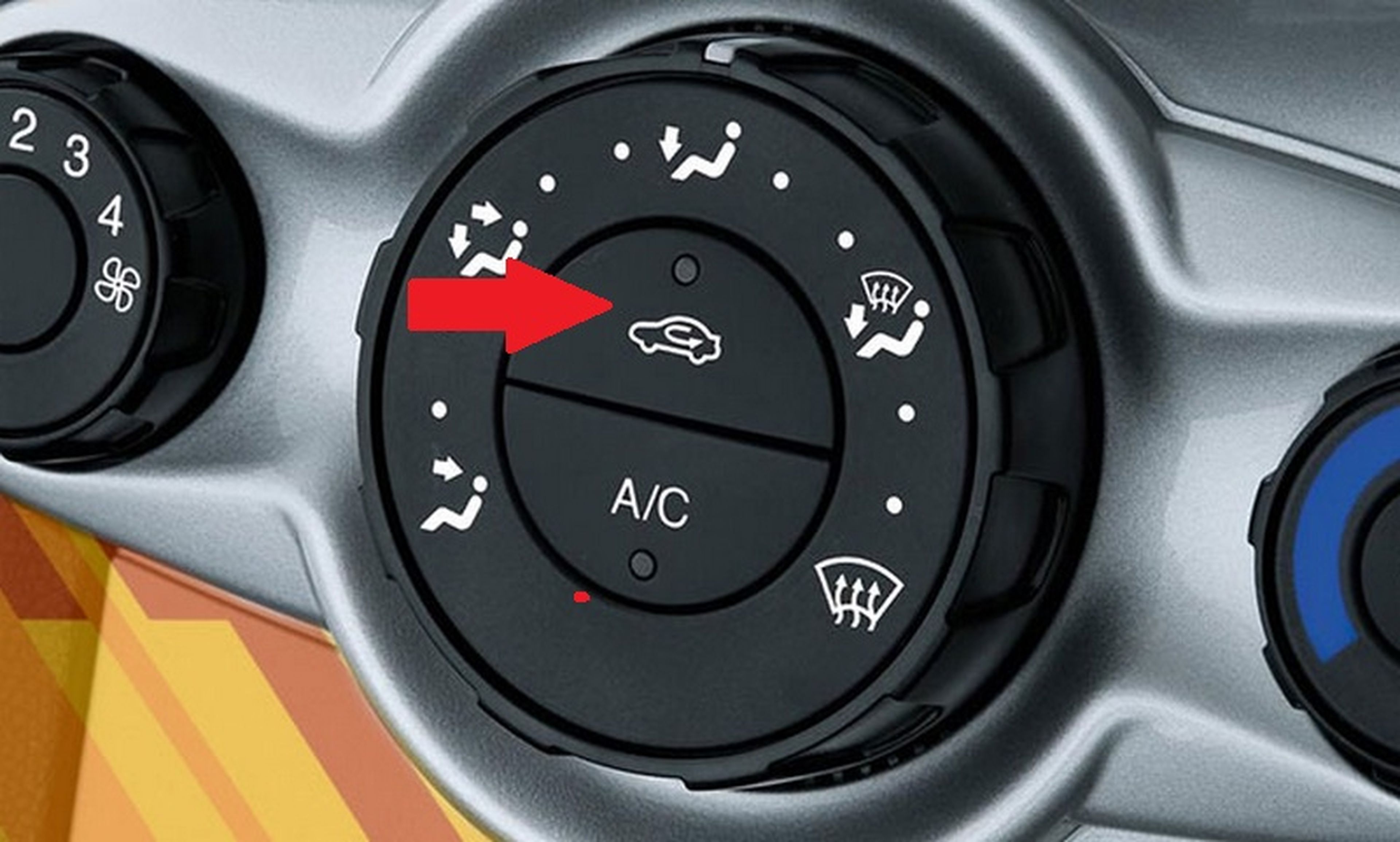 La función real del botón de recirculación del aire de tu coche te hará usarlo más a menudo
