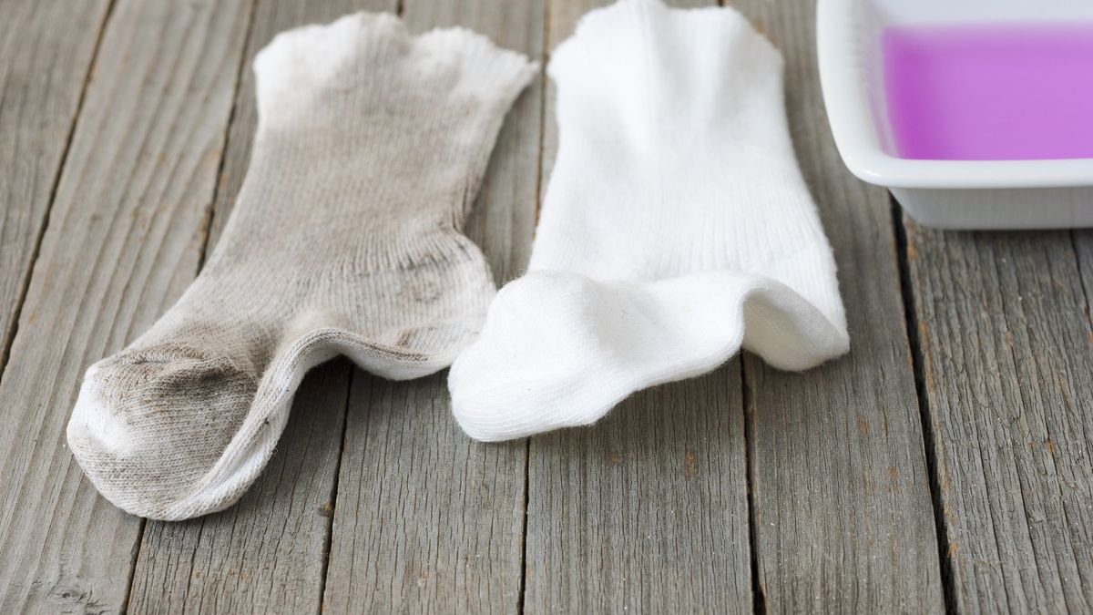 Trucos para lavar los calcetines blancos y dejarlos impecables