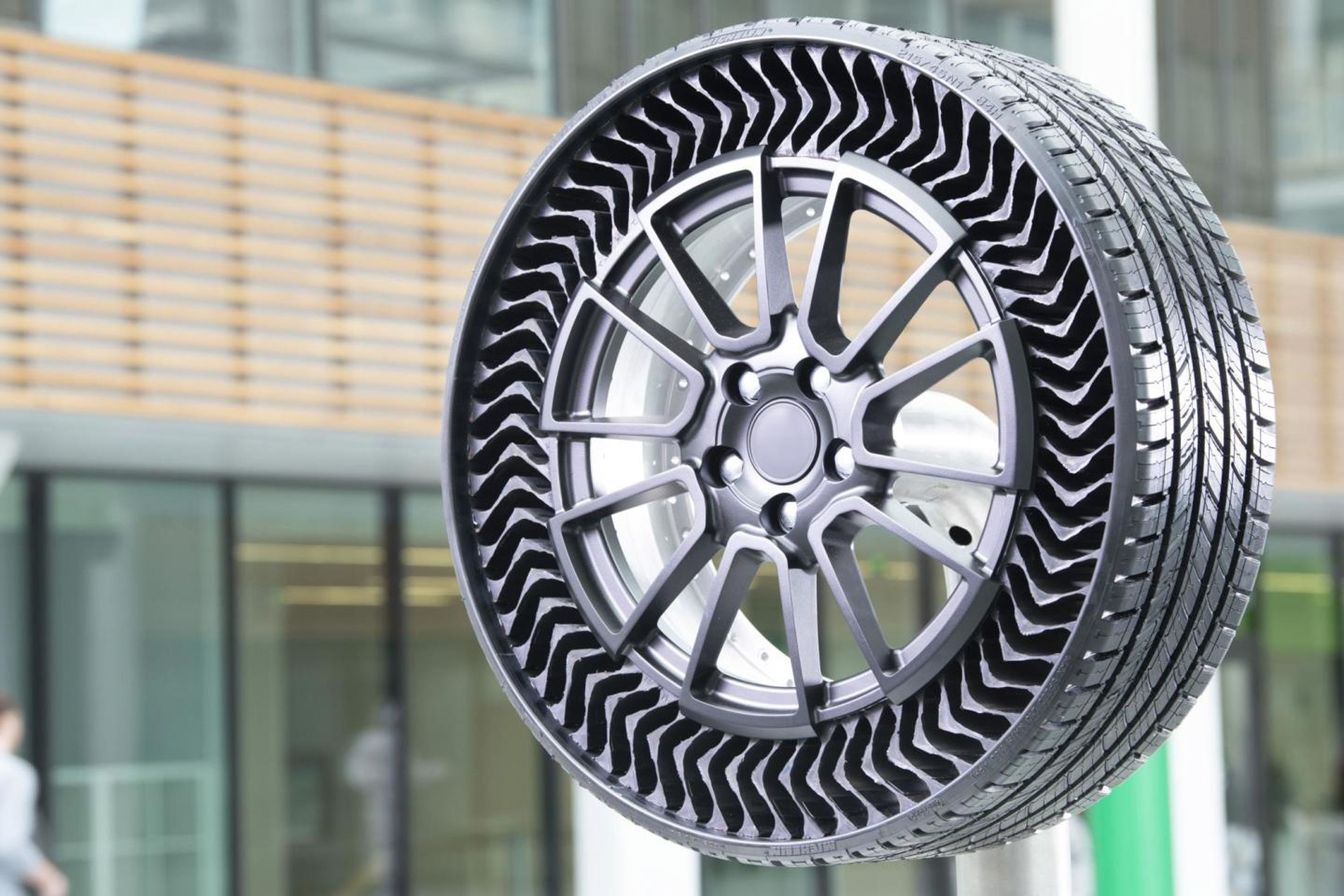 Los neumáticos de Michelin que ni se pinchan ni se deshinchan para turismos