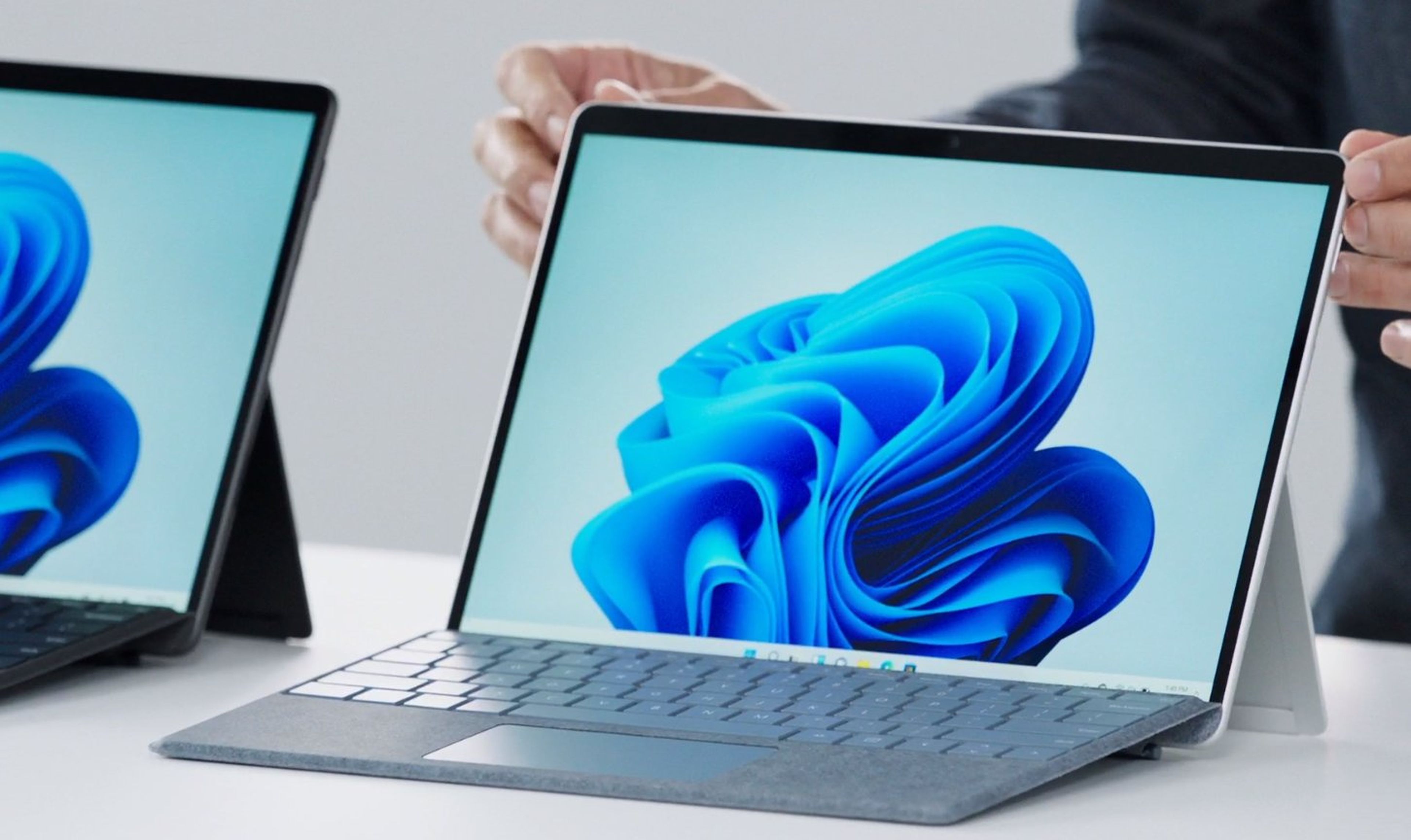 El nuevo Surface Pro 8 ya es una realidad, Microsoft apuesta por la conectividad USB C compatible con Thunderbolt y pantalla 120Hz