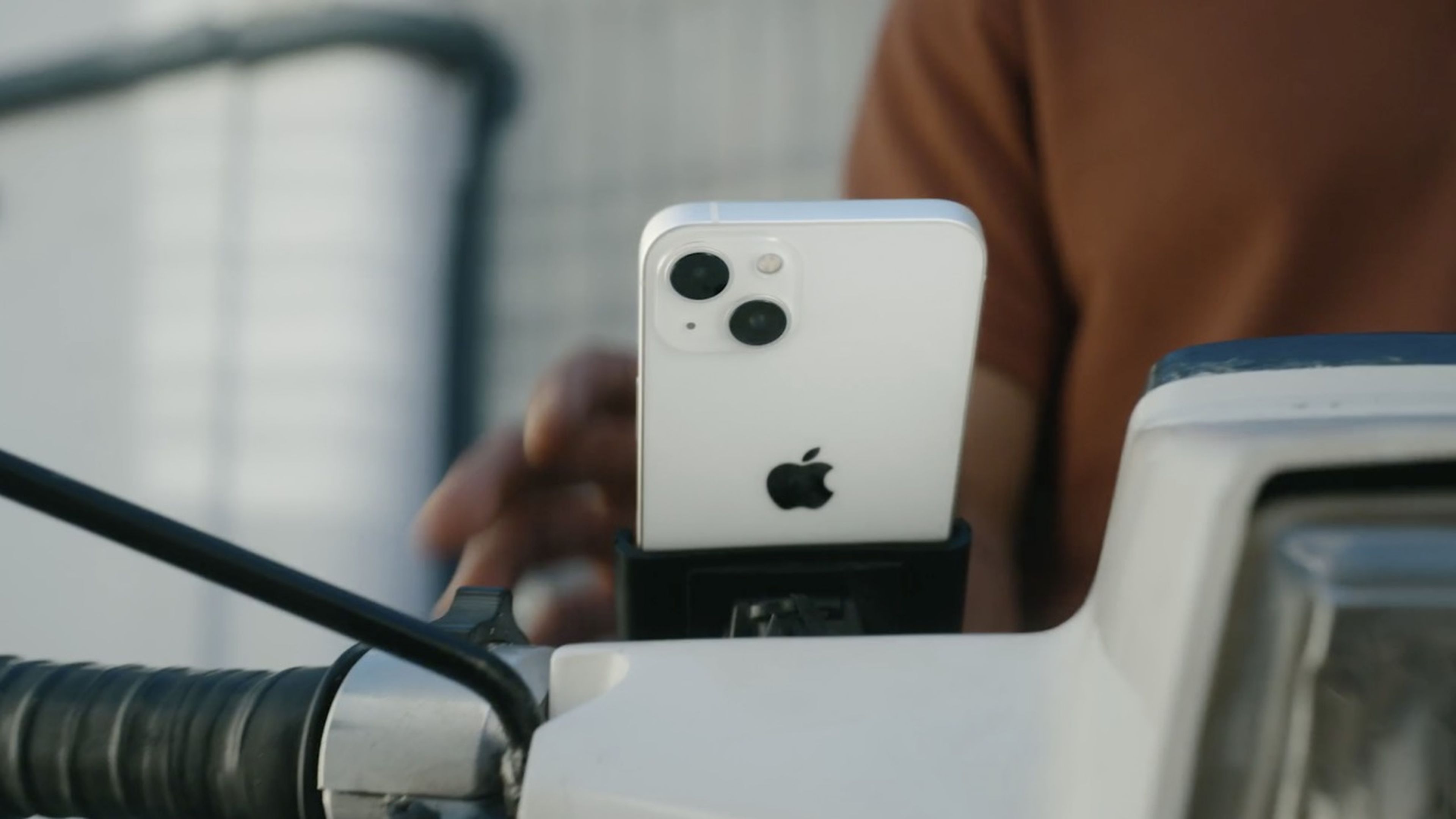 Se puede o no llevar el iPhone en la moto