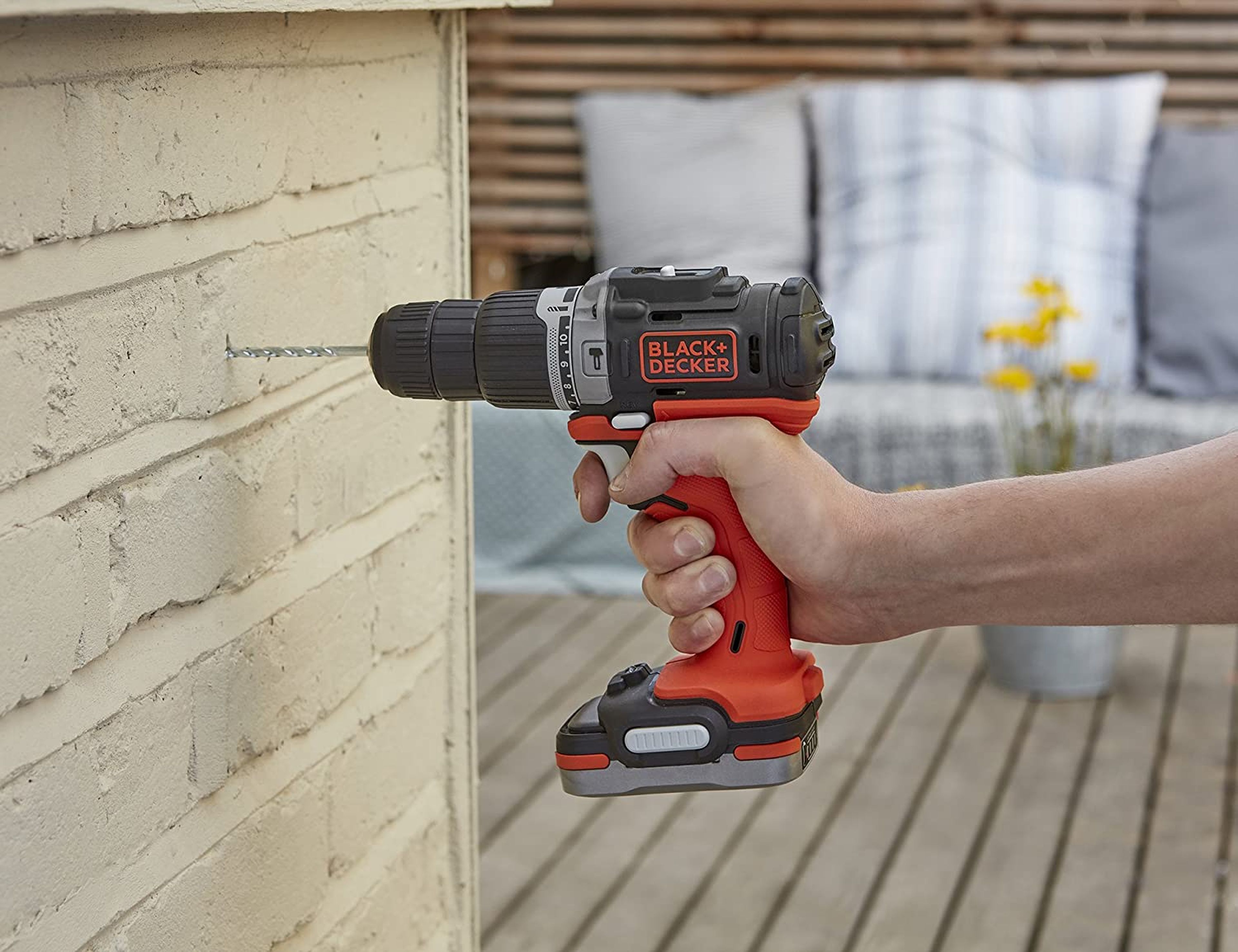 Шуруповерт black decker