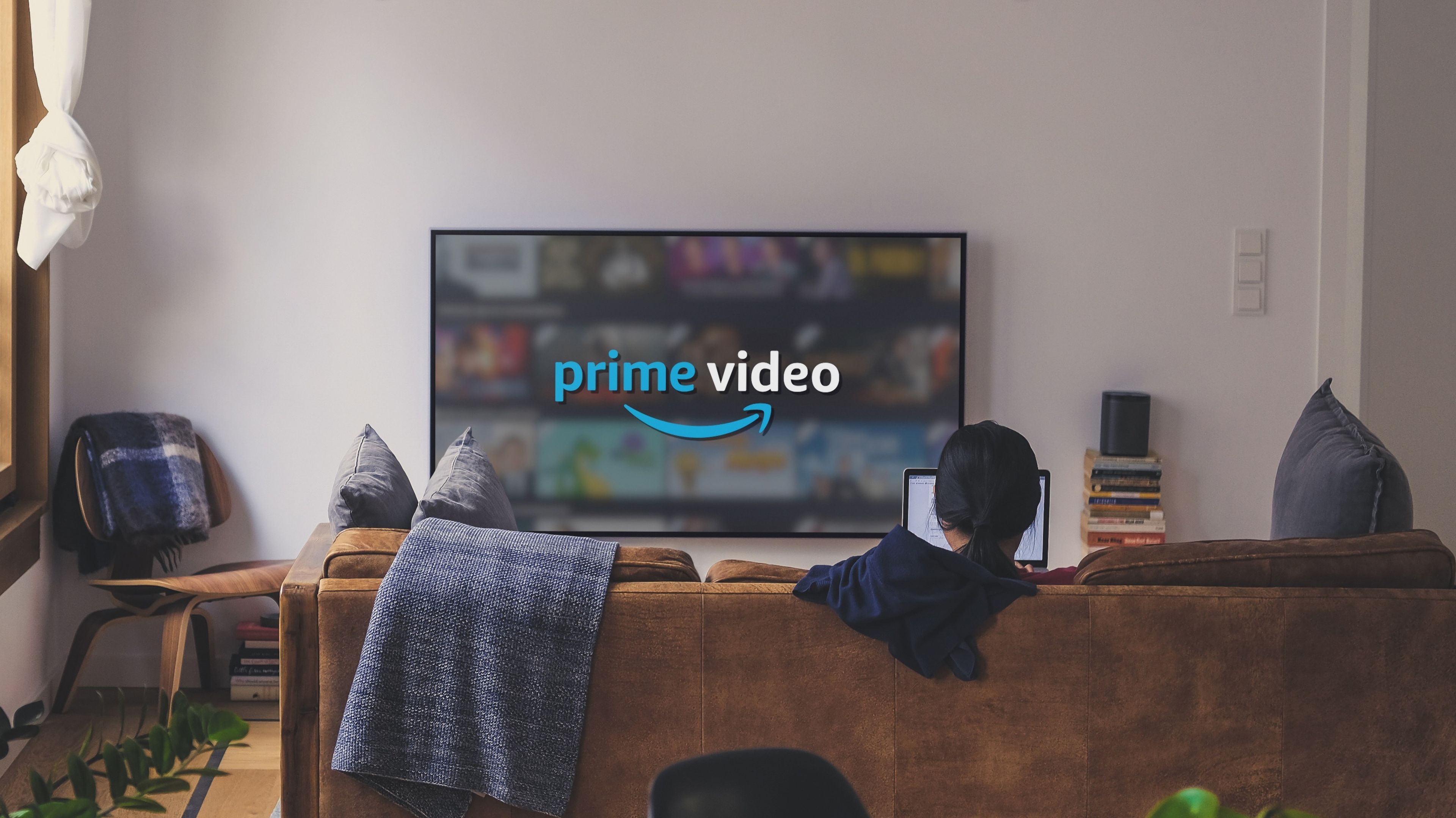 Salón con una Smart TV con Amazon Prime Video