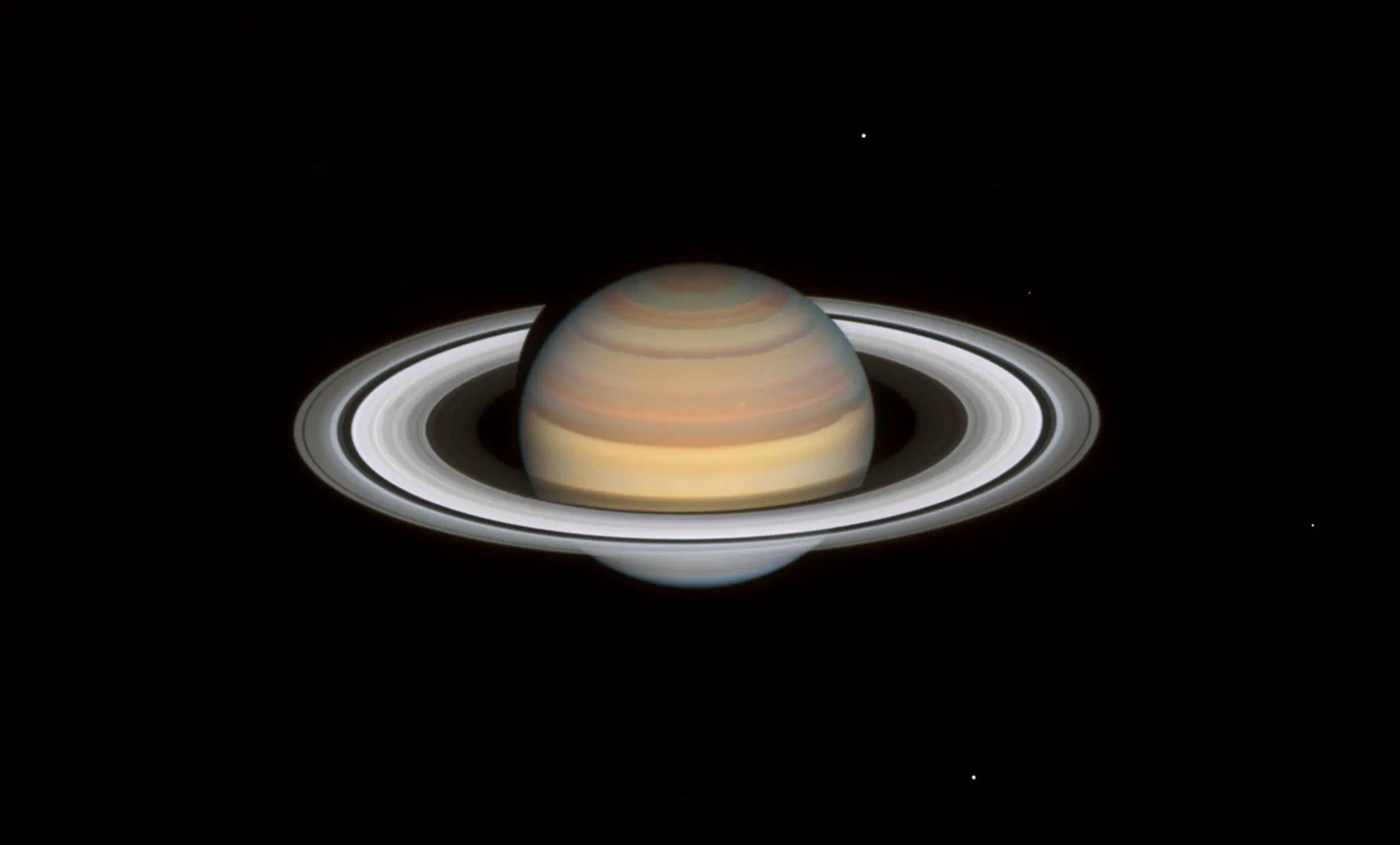 Fotografía reciente tomada por el telescopio Hubble de los anillos de Saturno.