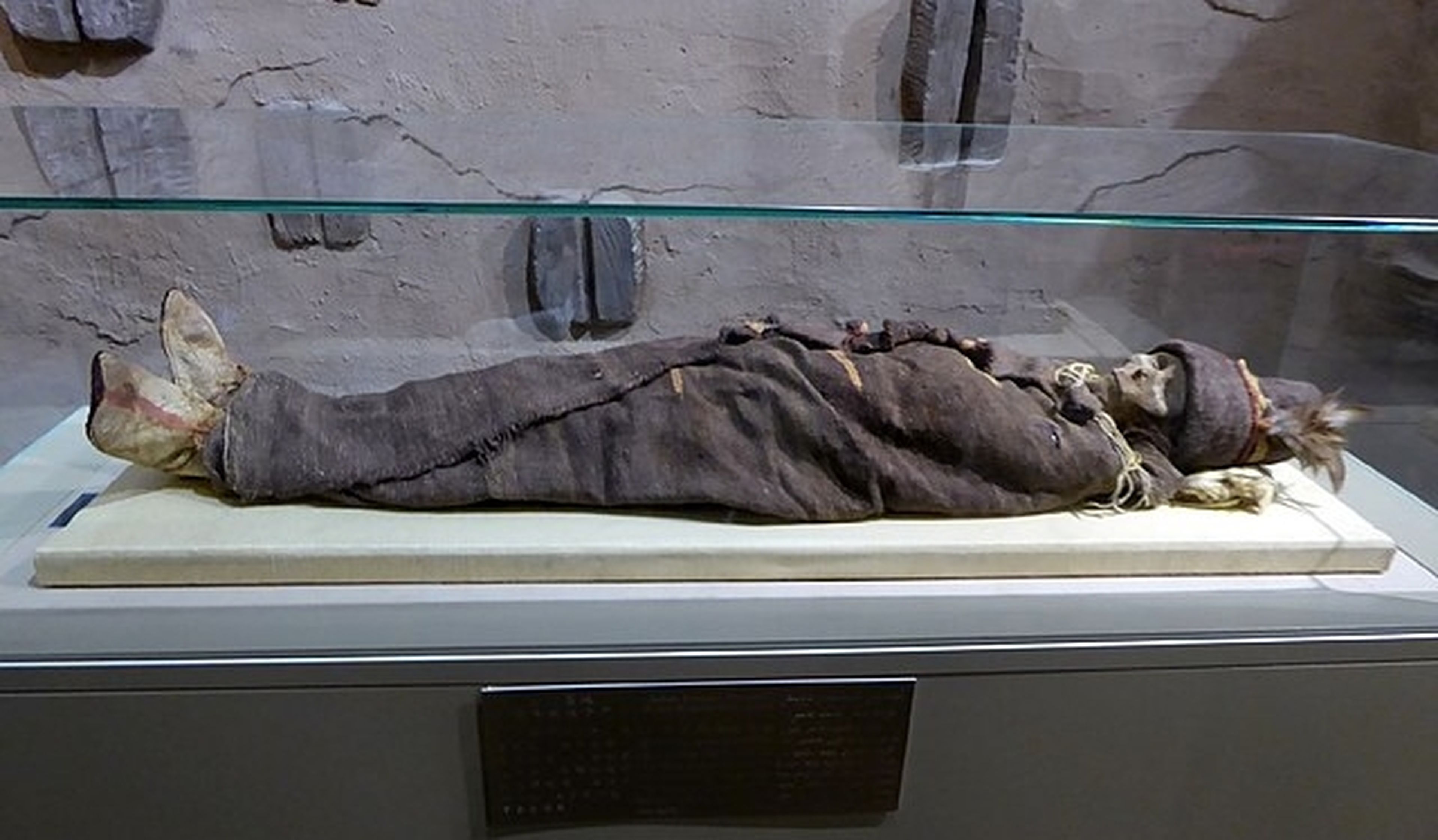 Descubierto el misterio de las momias de hace 4.000 años con ropas y peinados modernos