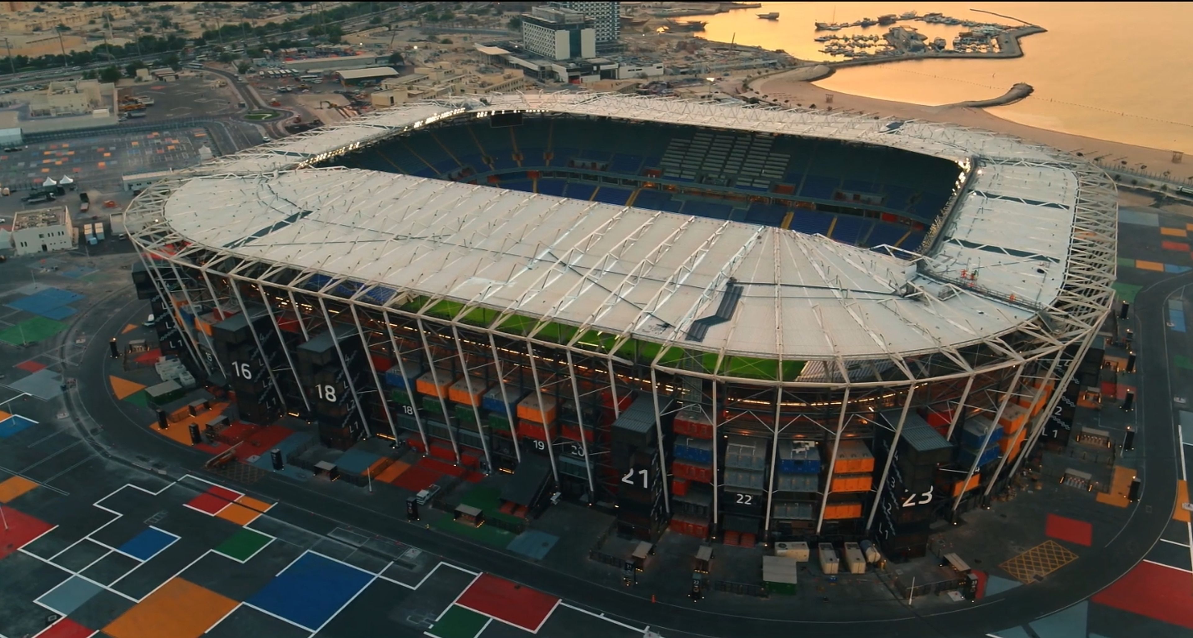 Se estrena el primer estadio de fútbol desmontable, caben 40.000 personas y ha sido diseñado por un estudio español