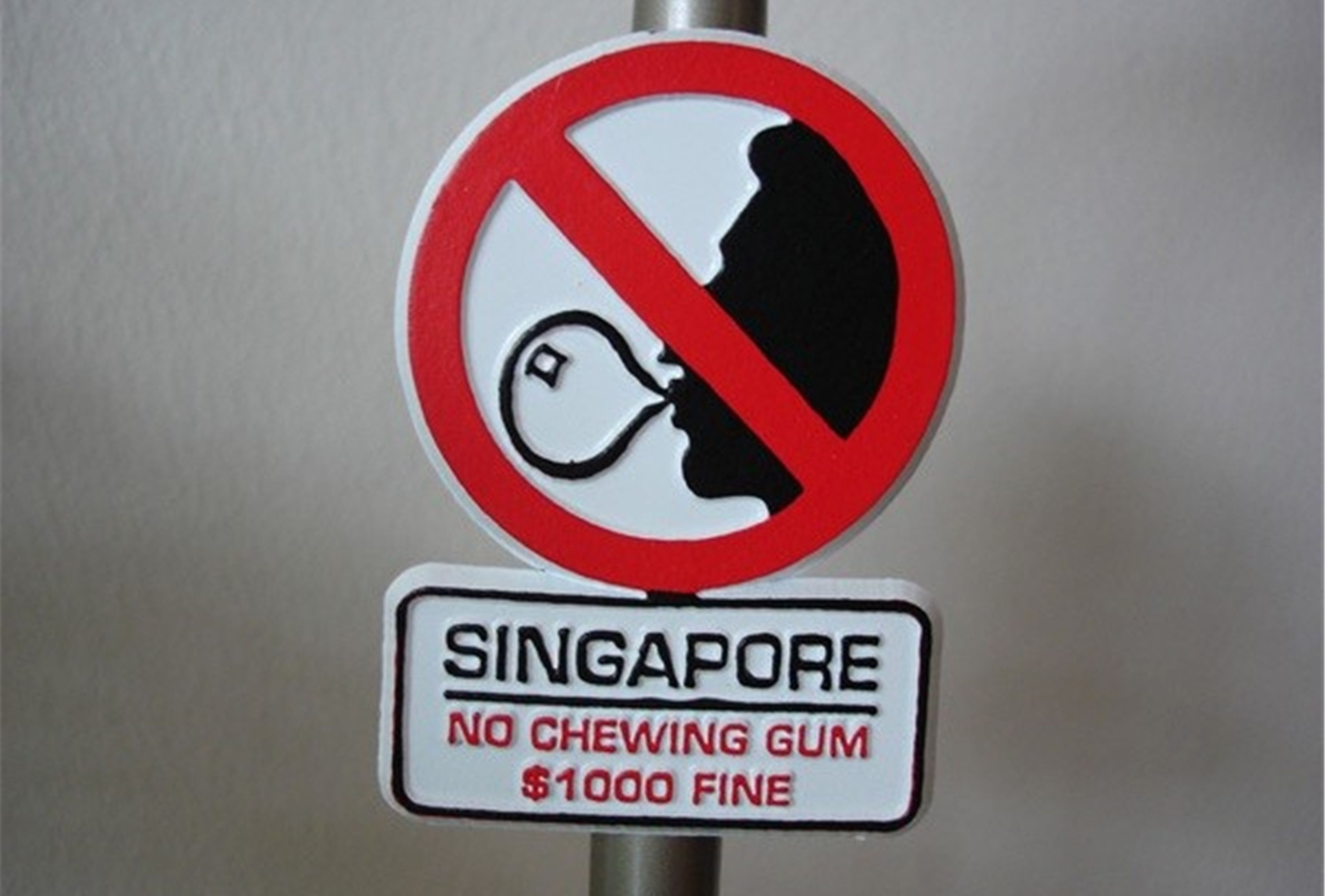 Por qué en Singapur está prohibido vender chicles, con multas de hasta 2.000 euros y penas de cárcel a los importadores