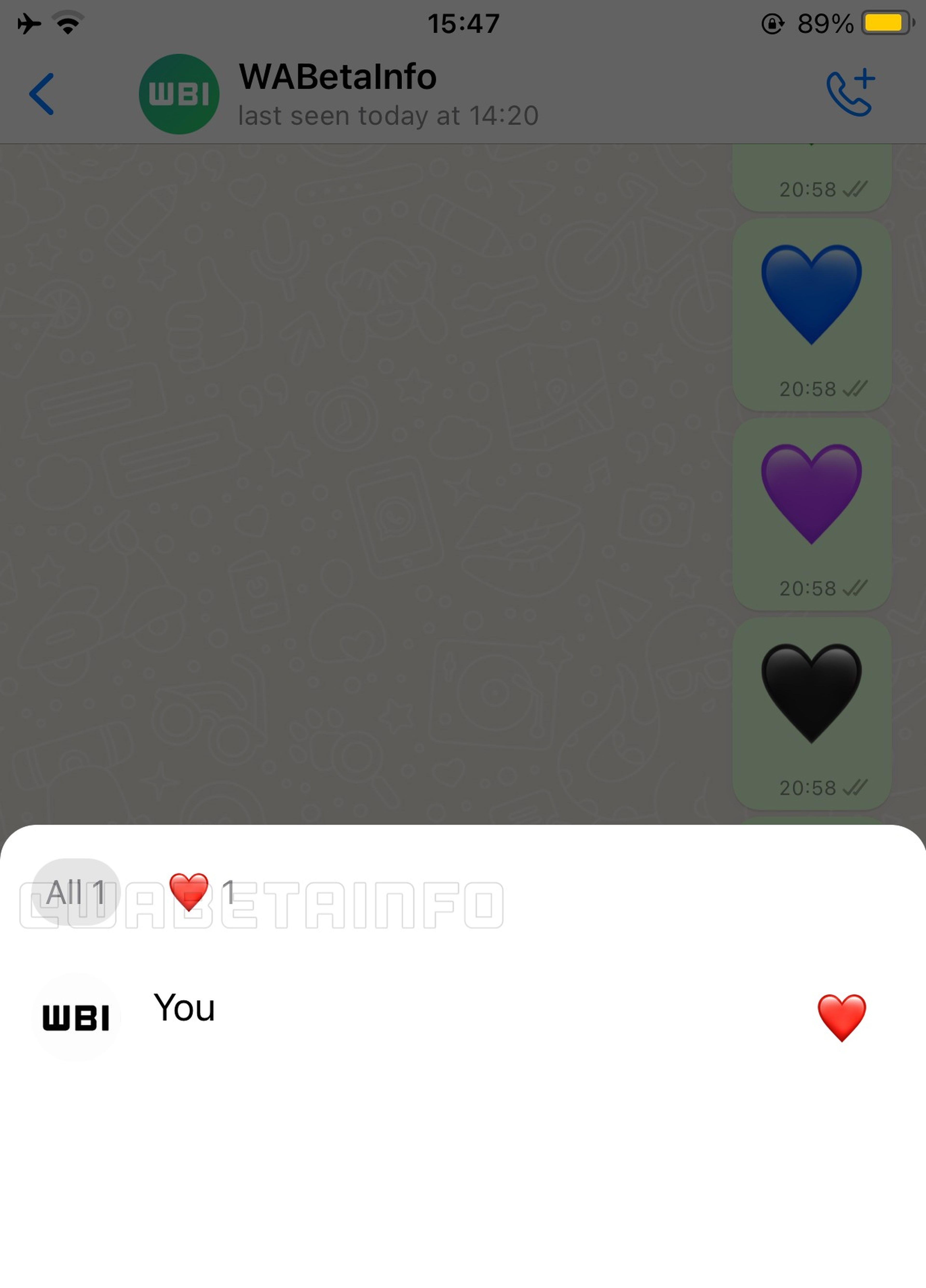 Si te quedas en blanco en una conversación de WhatsApp ahora podrás reaccionar al mensaje con un emoji