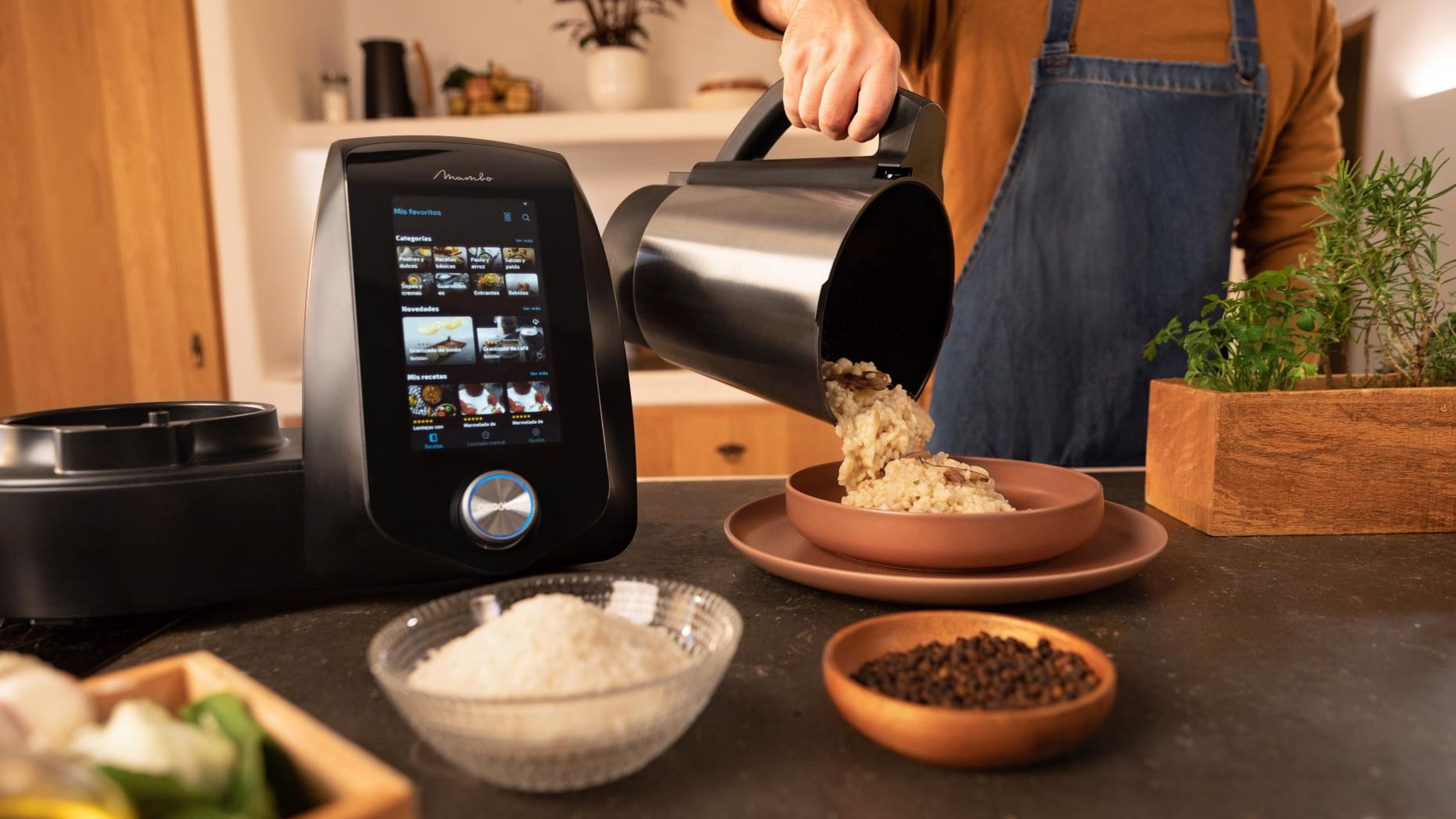 Este robot de cocina Cecotec es una alternativa barata a la Thermomix y  está en oferta por 229€