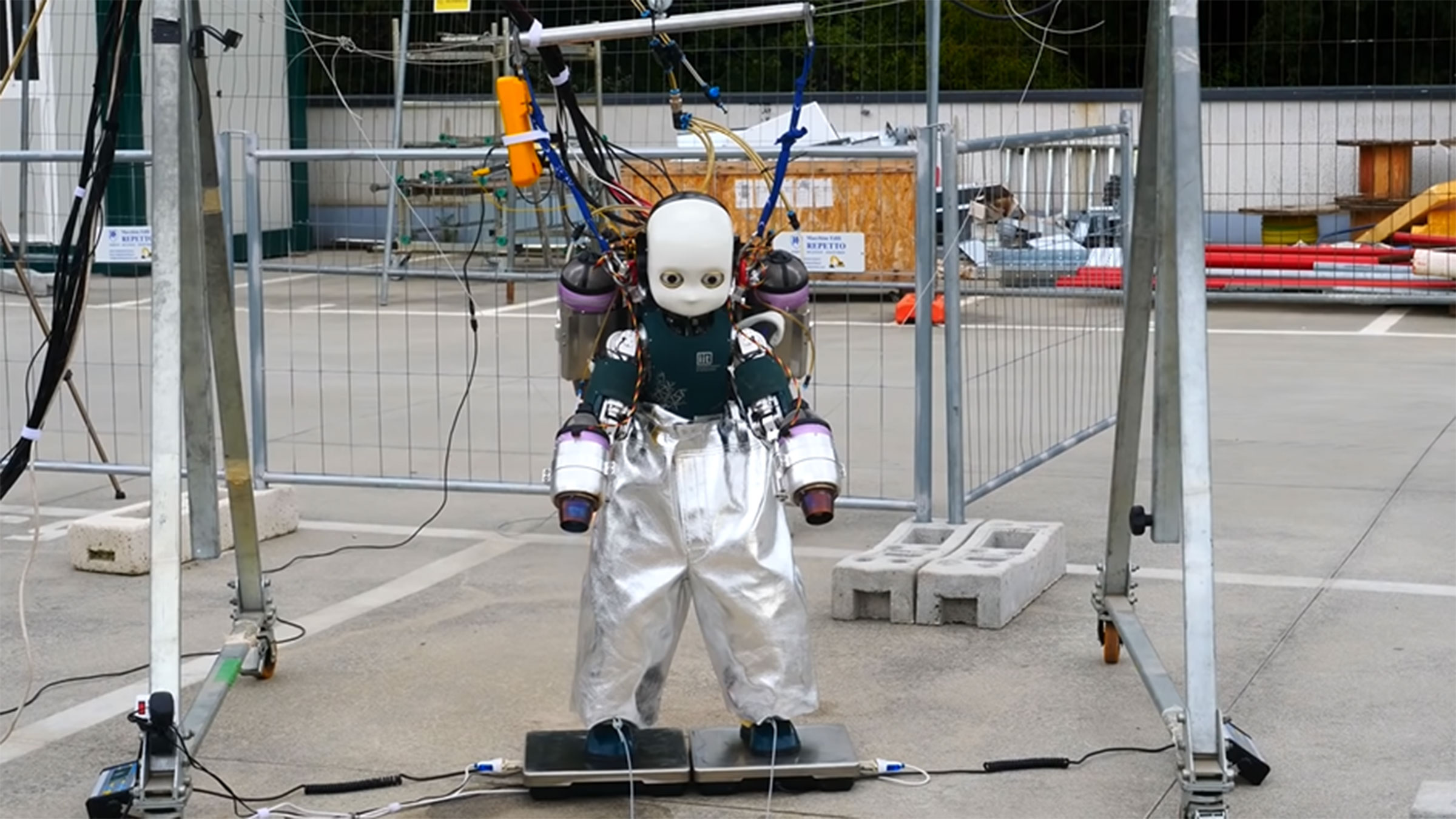 This terrifying humanoid could fly to the top of the sky thanks to its propellants | Technology