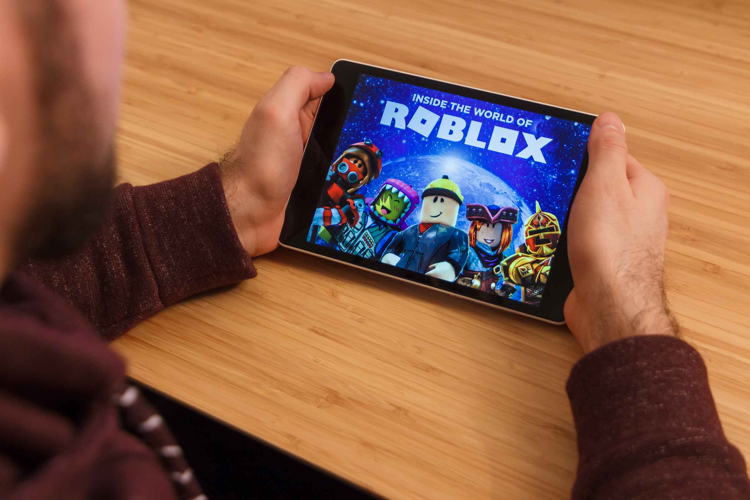 ROBLOX es uno de los millones de jugadores que juega, crea y