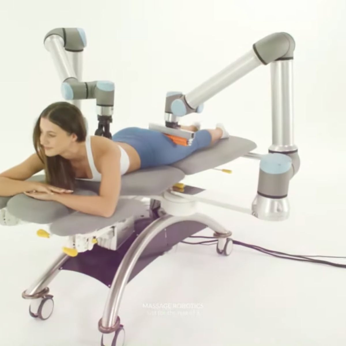 Un robot masajista que no toca la espalda del paciente y además puede medir  su dolor