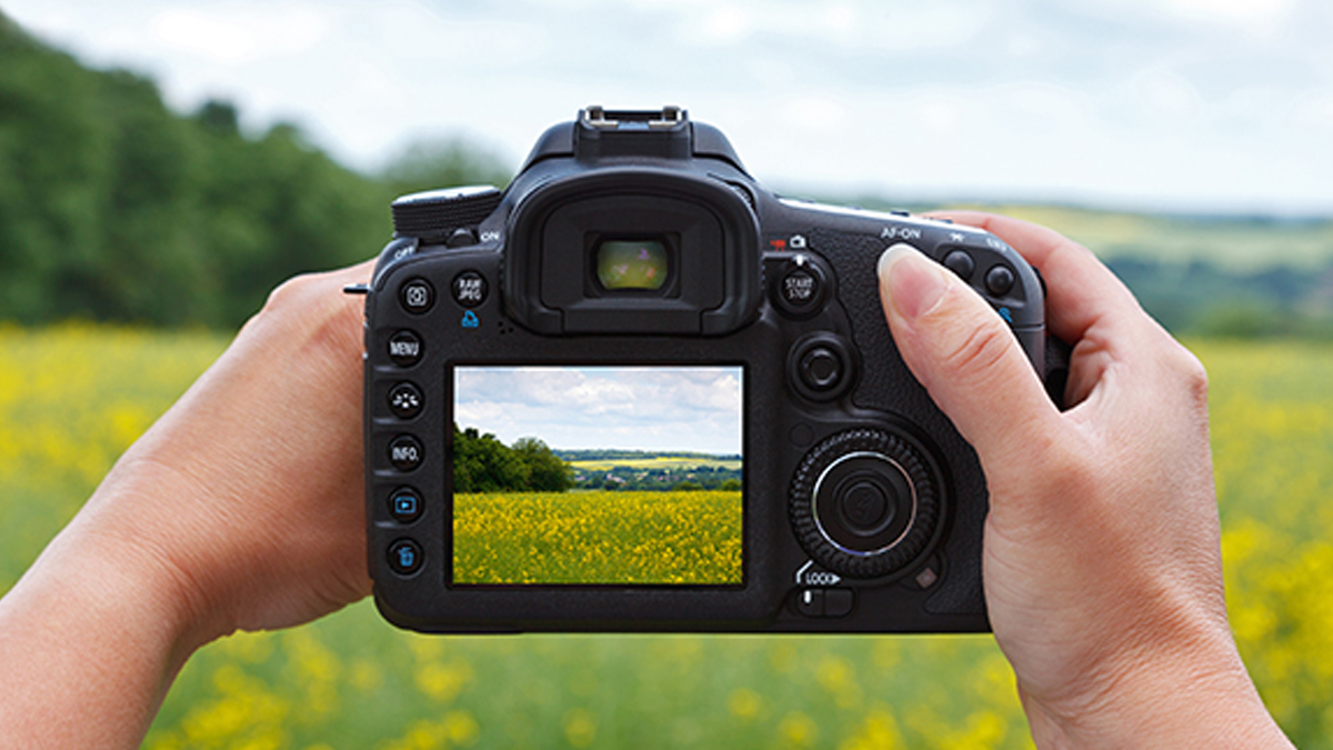 Автоматическая Фотокамера Делает Фотографии Высокого