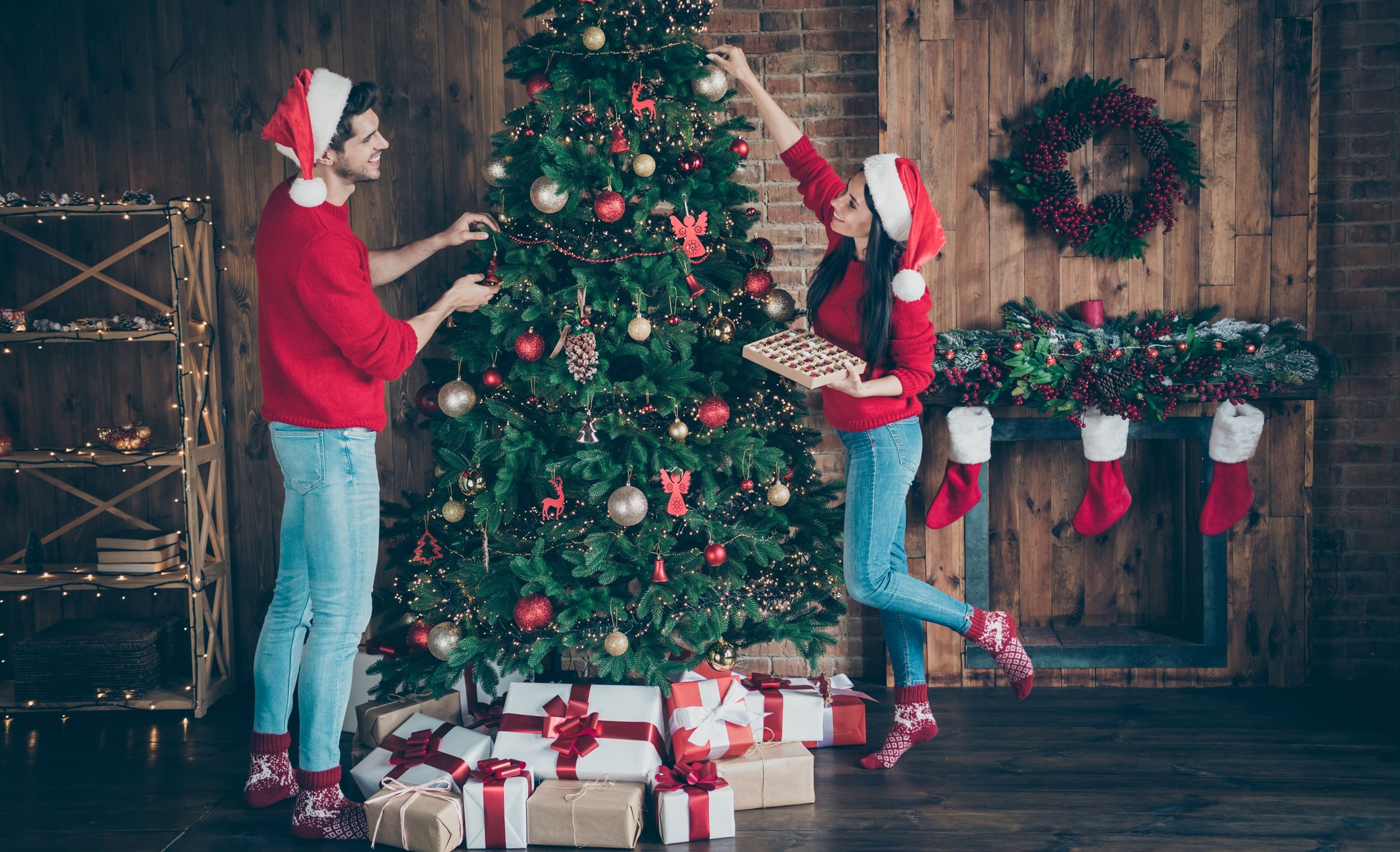 El truco viral para cambiar el color de la decoración del árbol de Navidad sin gastarte dinero