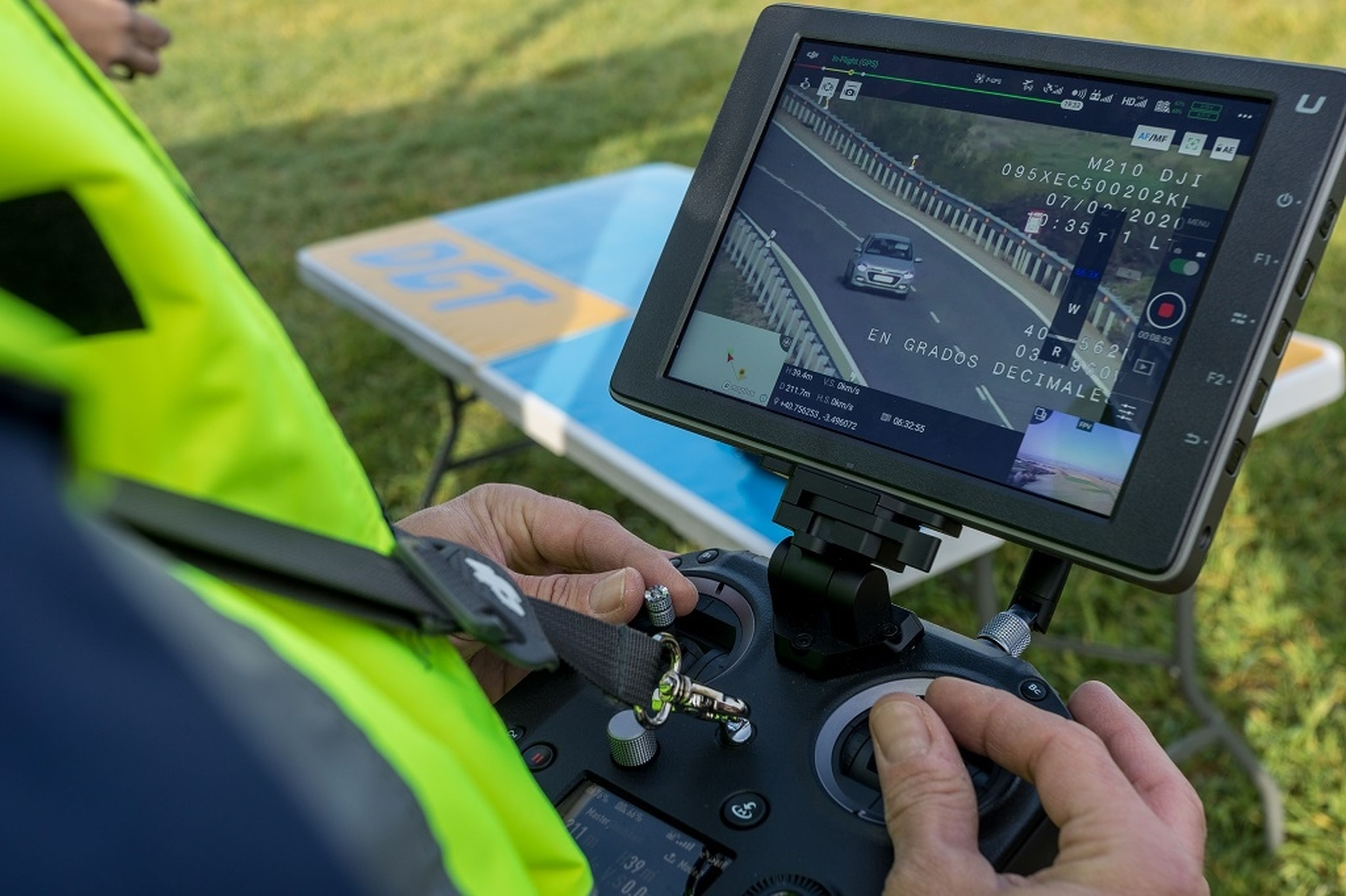 La DGT explica cómo funciona su tecnología más avanzada para detectar infracciones a 500 metros de distancia