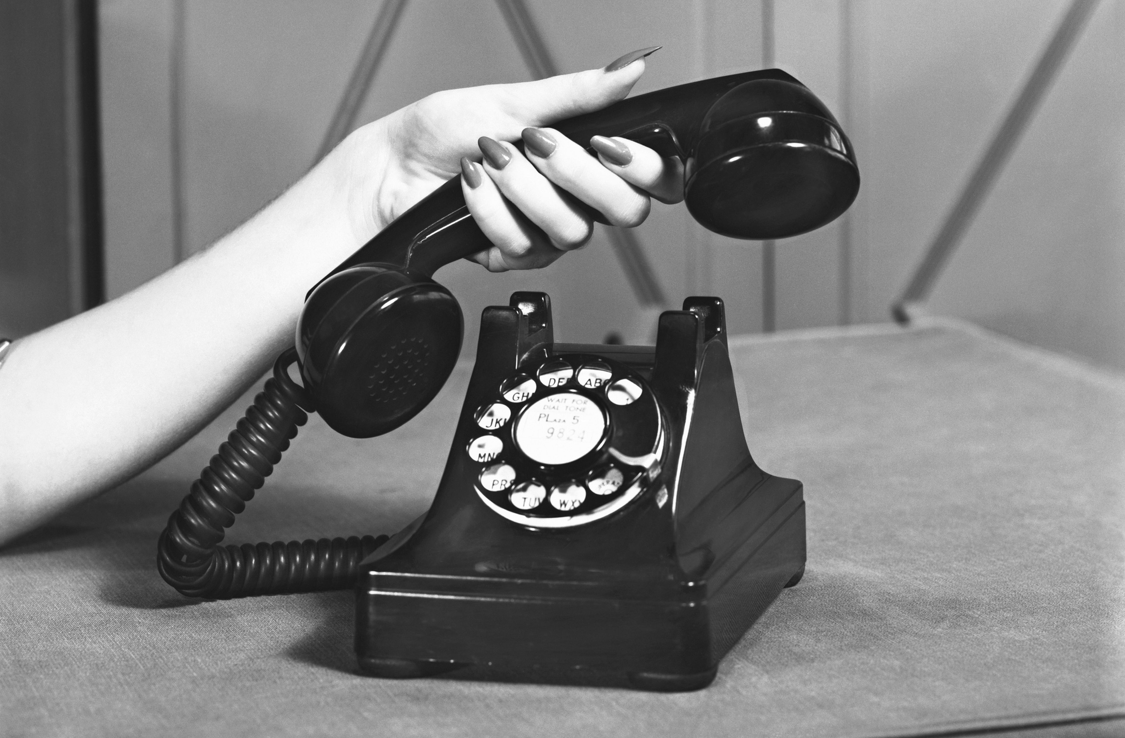 Un empleado de una operadora describe con todo detalle las funciones de un smartphone... ¡en 1953!