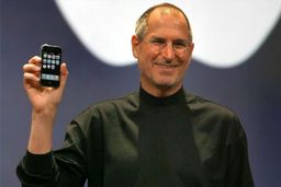 Hoy se cumplen 15 años de la presentación del iPhone, Steve Jobs cambió el mundo para siempre