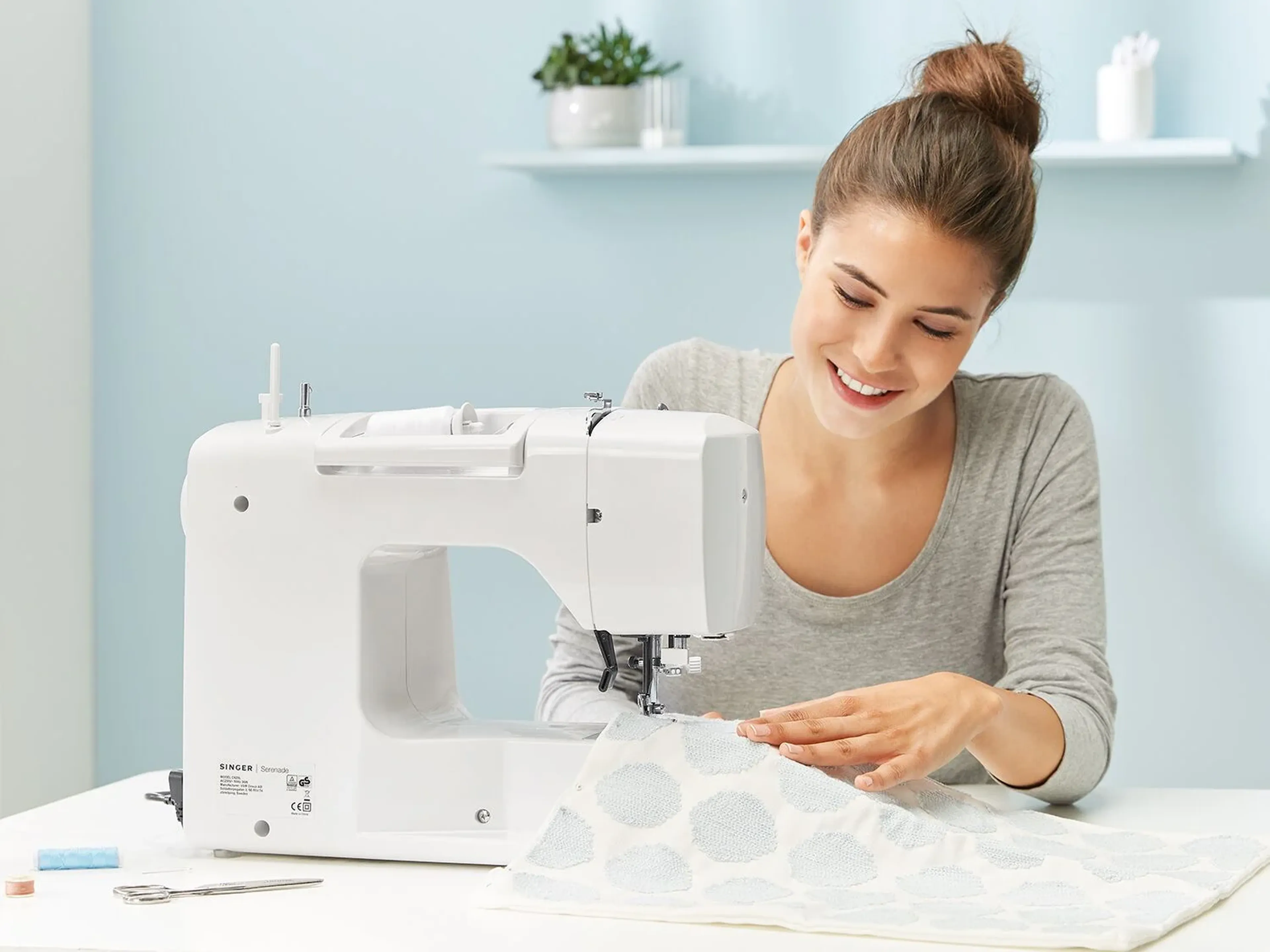 Vuelve a Lidl la máquina de coser Singer con un 66% de descuento, a 169  euros