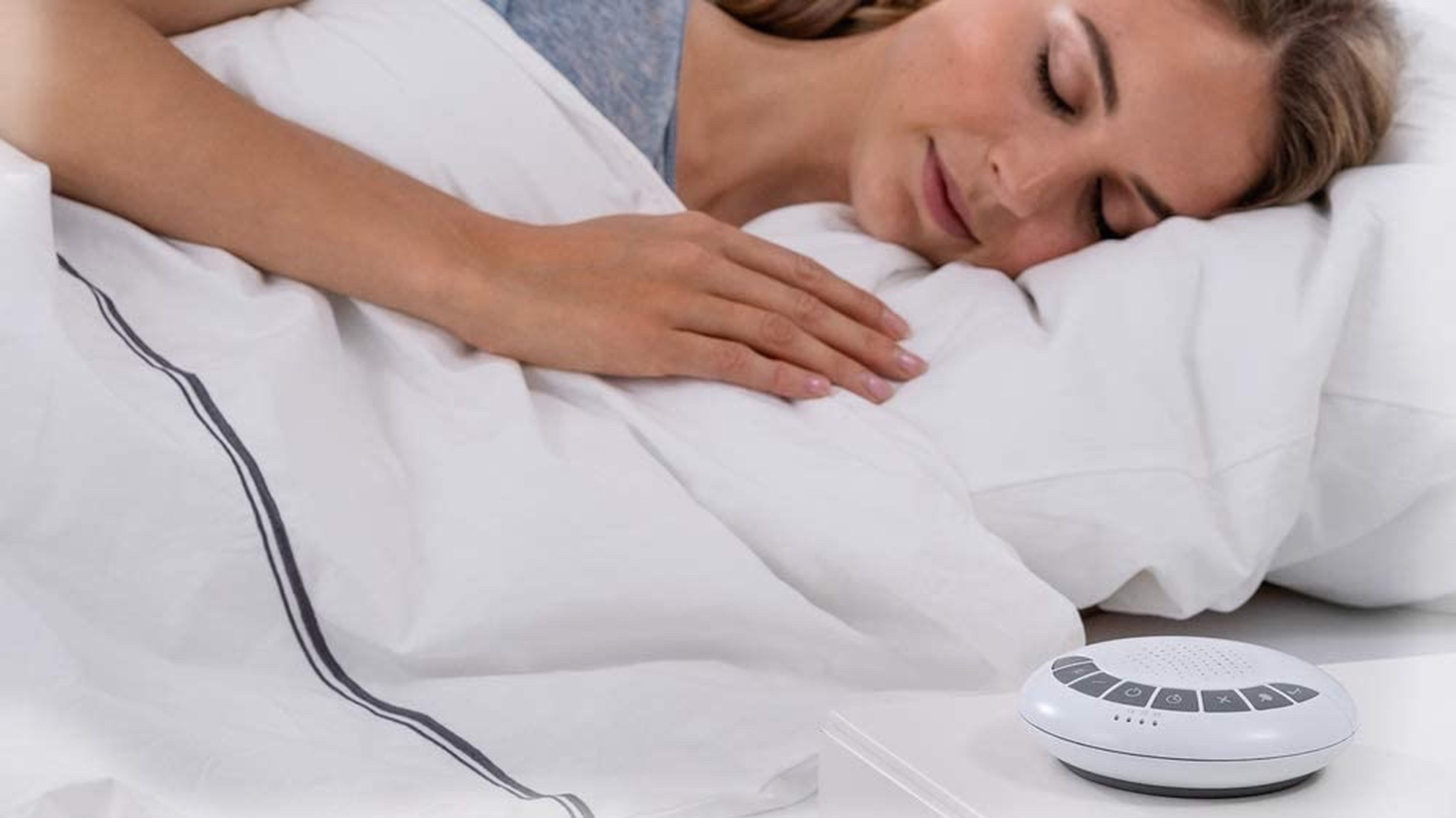 Máquinas de ruido blanco: qué son, cómo pueden ayudarte a dormir y