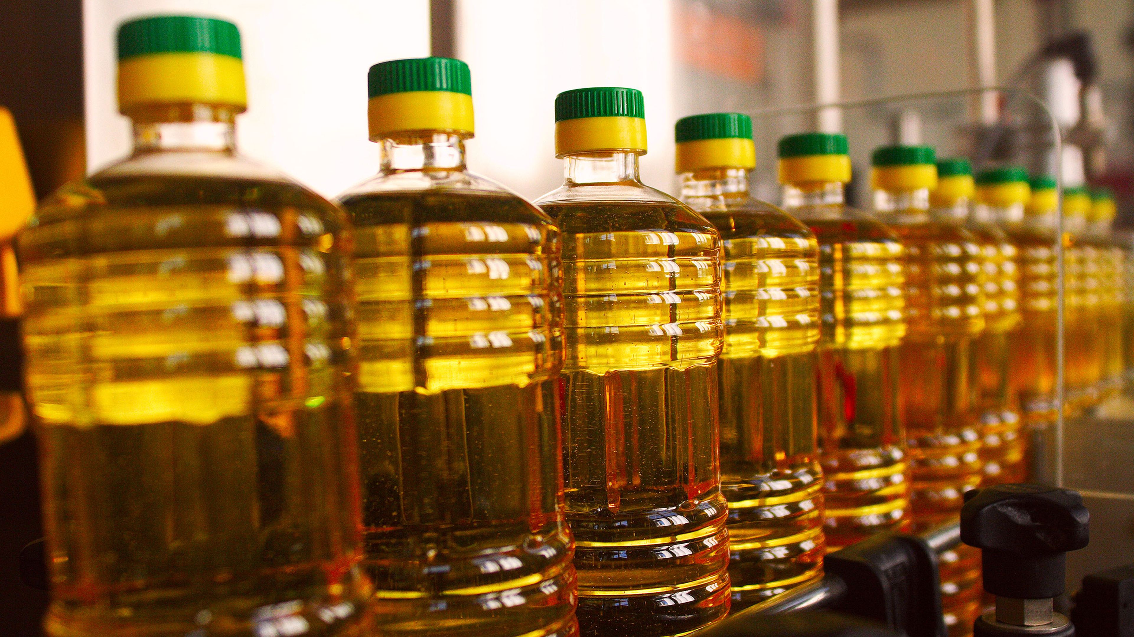 Cadenas de supermercados que están limitando la venta de aceite de girasol  | Computer Hoy
