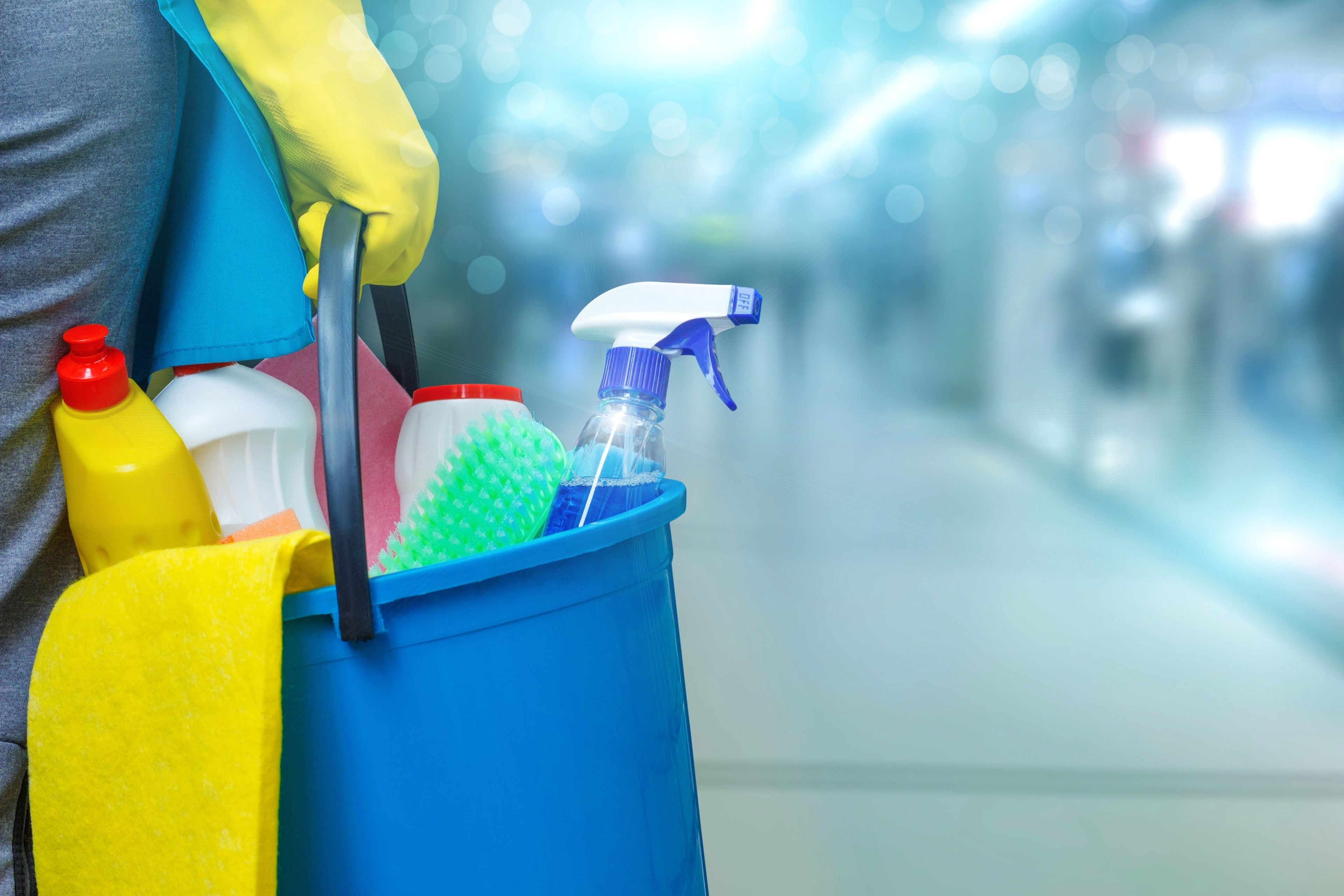 These are the cleaning products you should never mix: they produce toxic clouds, irritating liquids... and even explosions!
