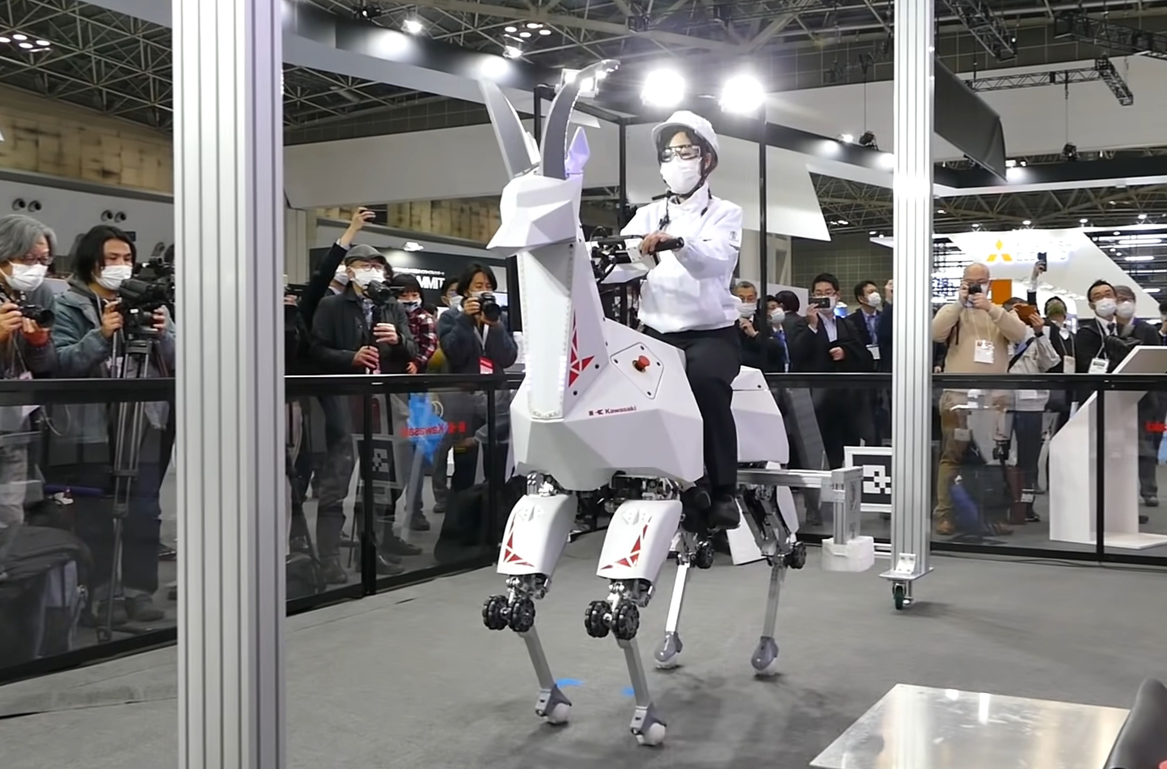 Ibex, la cabra robot autónoma de Kawasaki para transportar carga, que puedes montar