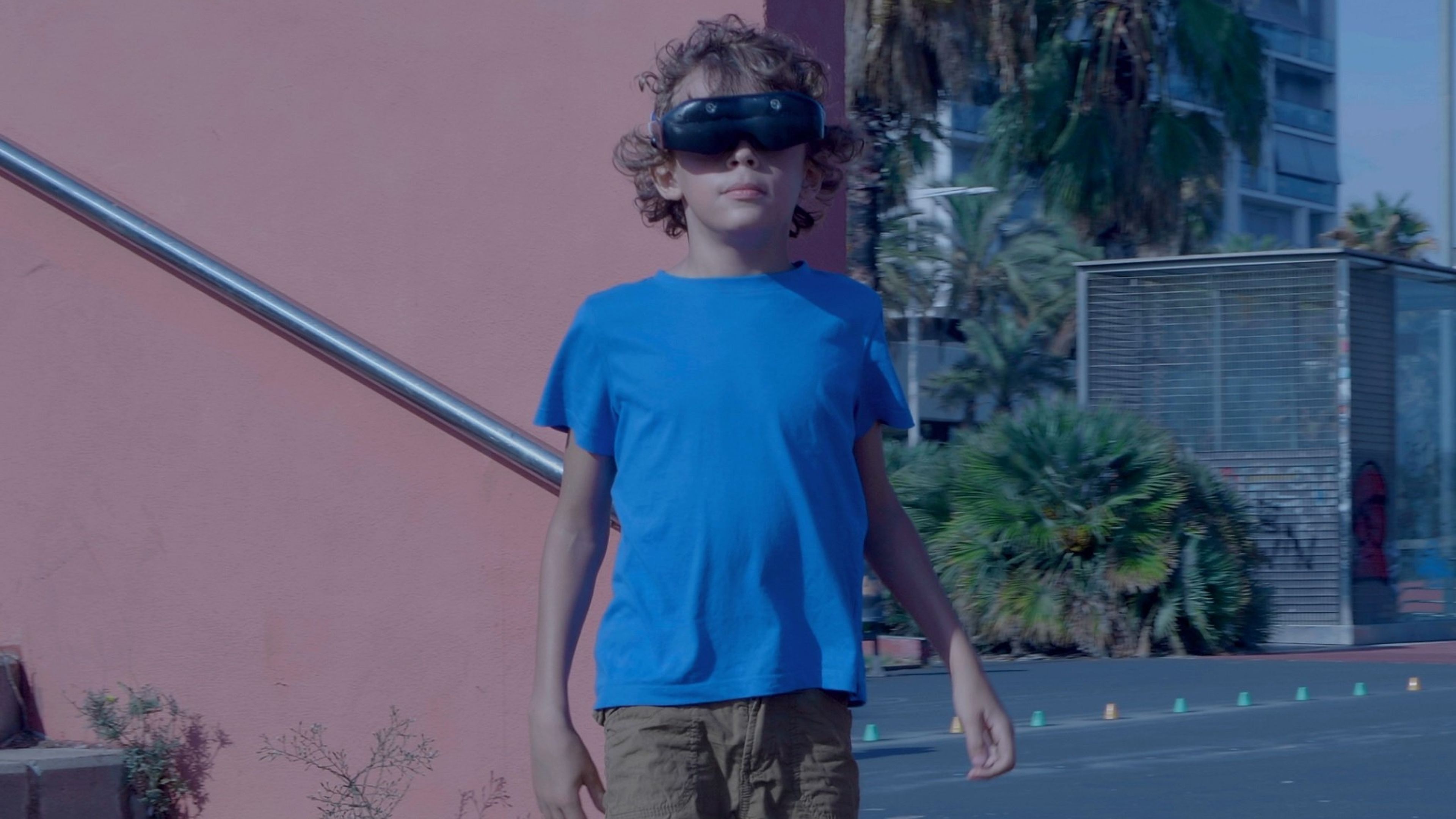 Padres españoles crean unas gafas inteligentes con IA para ayudar a su hijo a ver