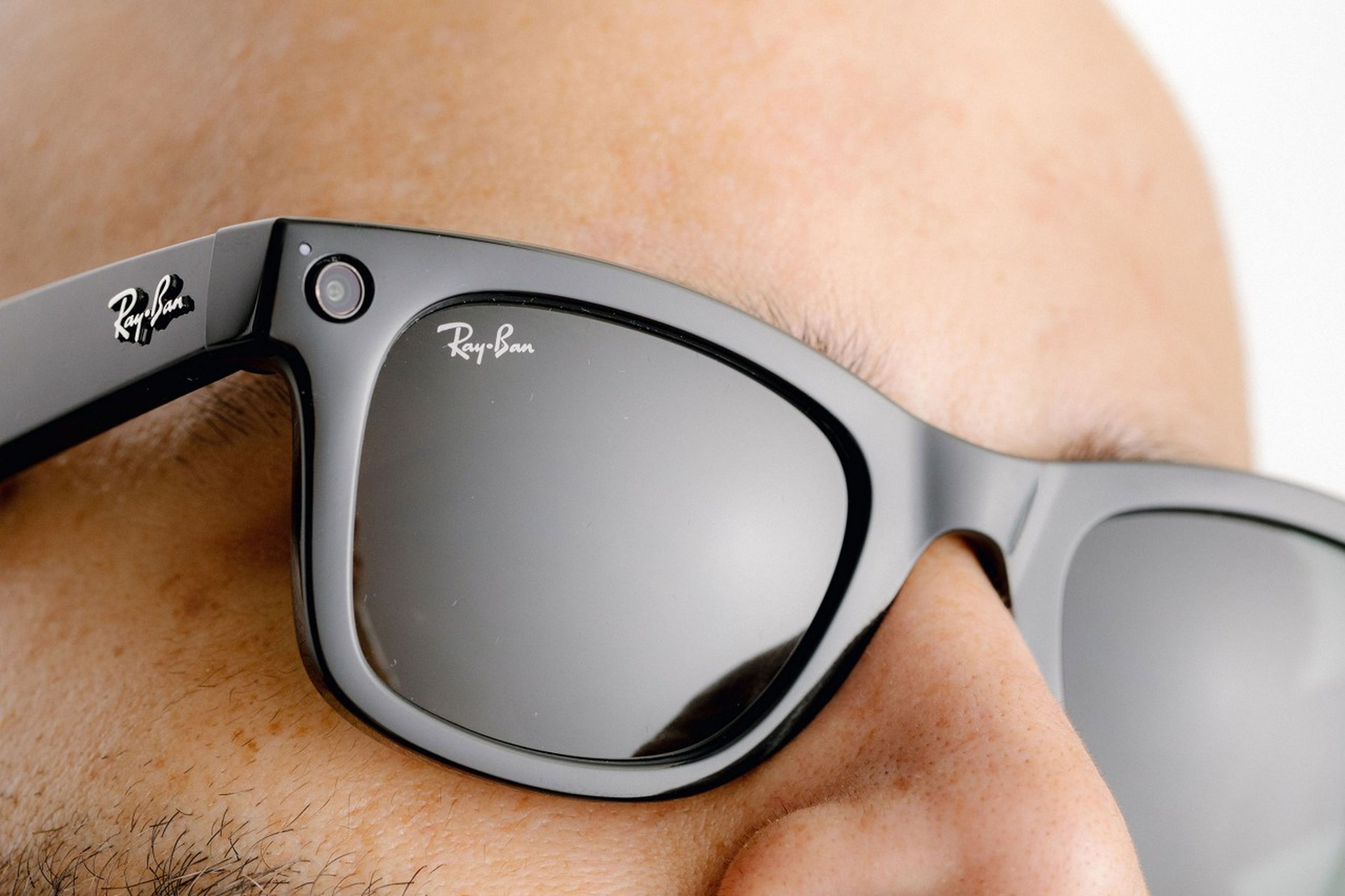 Ray-Ban y Meta presentan gafas inteligentes impulsadas por IA para  revolucionar las opciones de moda