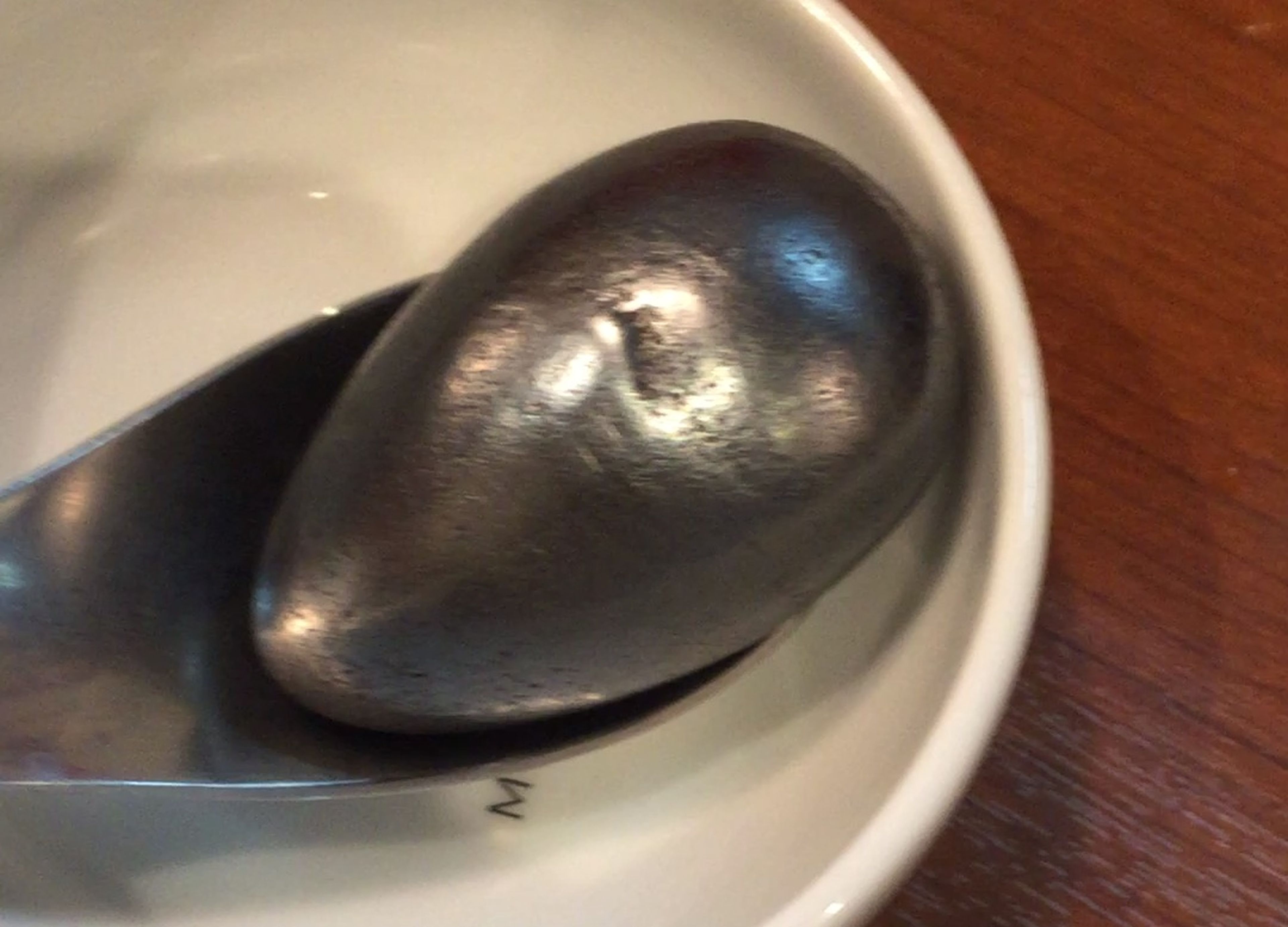 Por qué en los restaurantes de Japón te sirven un huevo de acero