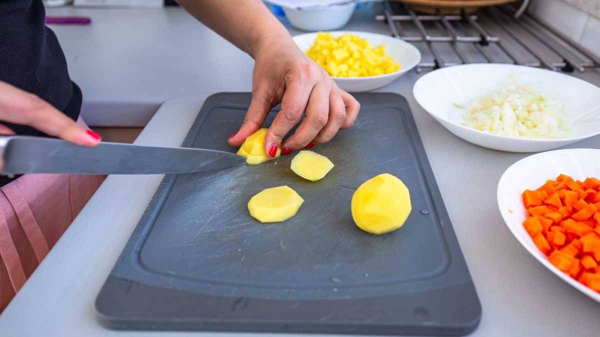 Lidl reinventa algo tan sencillo como la tabla de cortar que desearás tener  en tu cocina