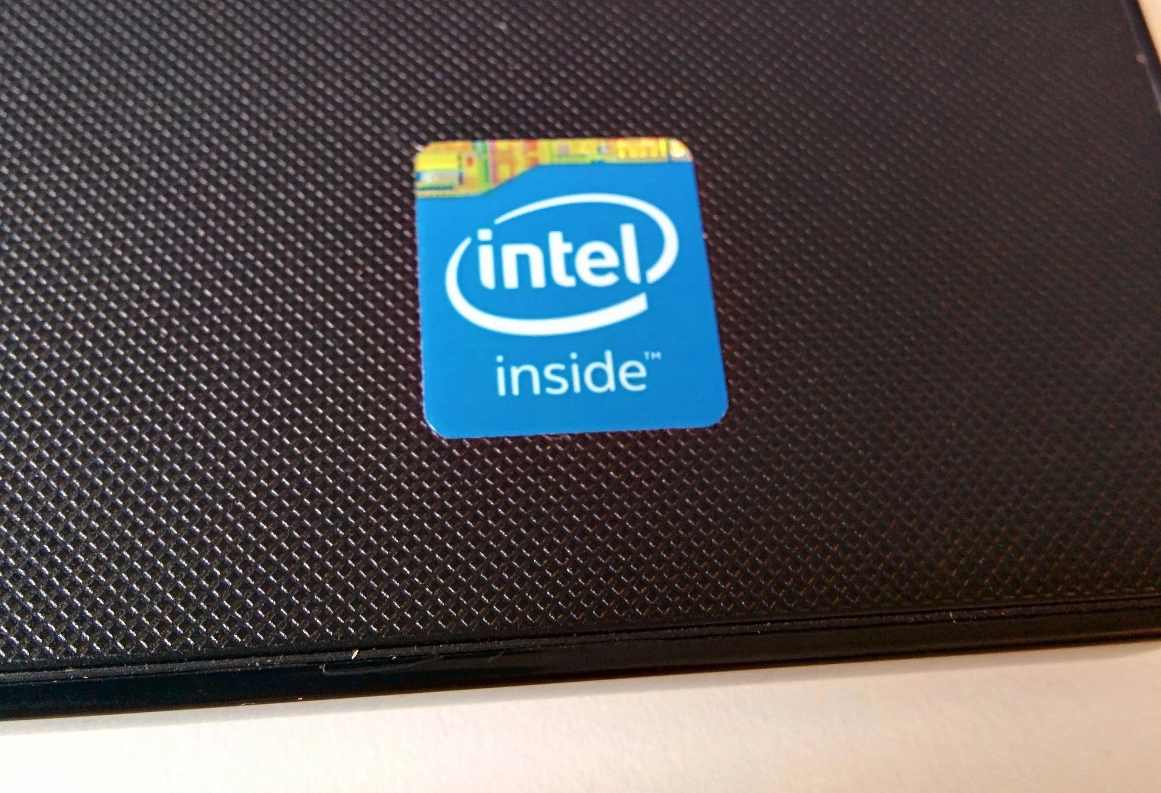 ¿Tu PC no tiene etiqueta Intel Inside? Intel te la envía gratis a casa, incluso con ordenadores de segunda mano