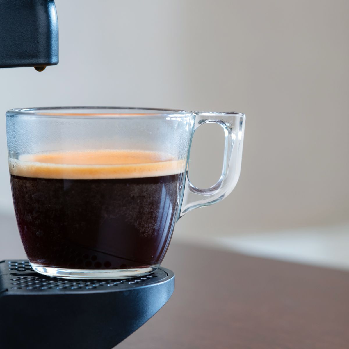 Una de las mejores cafeteras Nespresso está a mitad de precio, y tiene WiFi