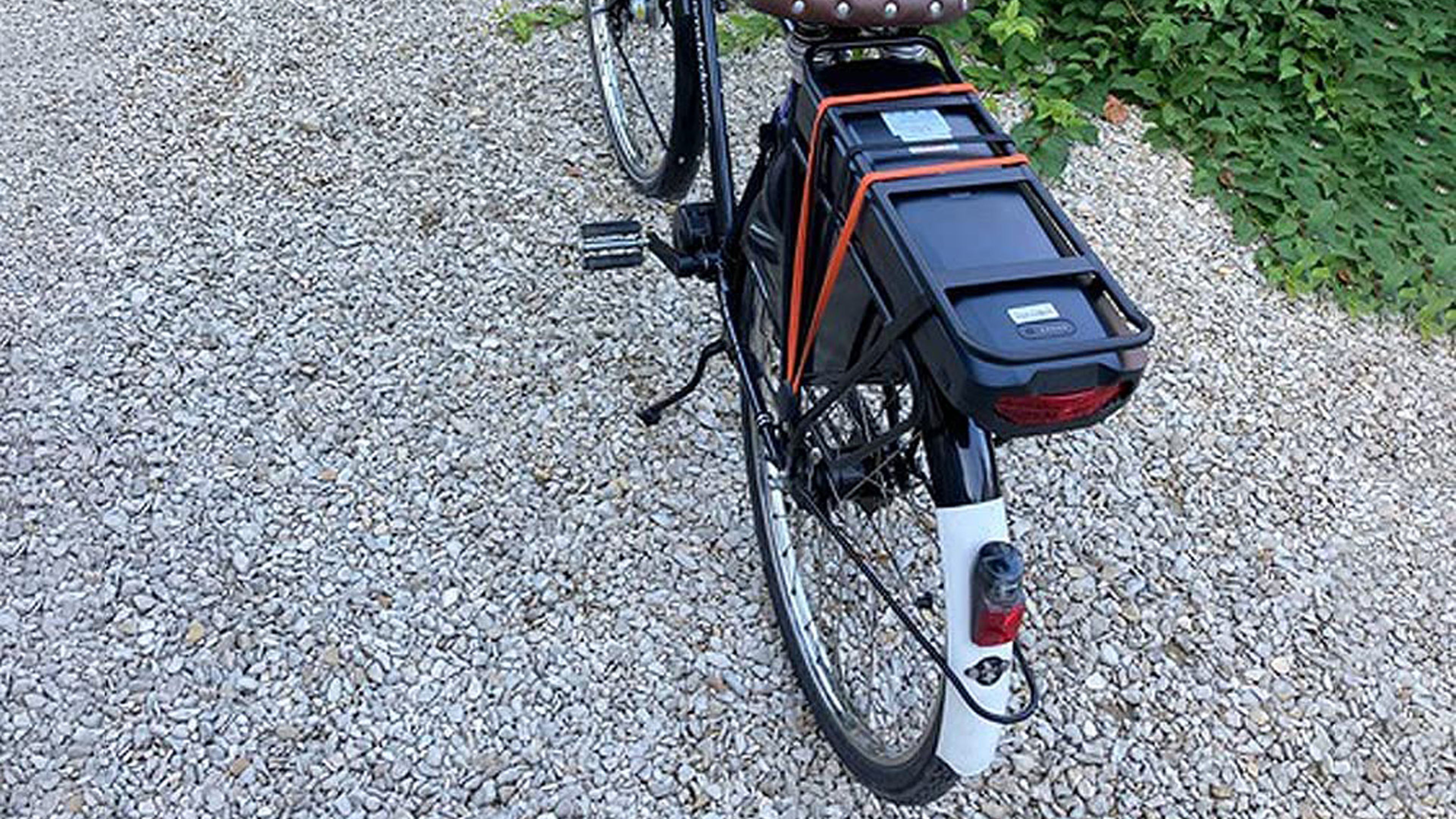 Este kit de conversión de bicicleta eléctrica, montado en el