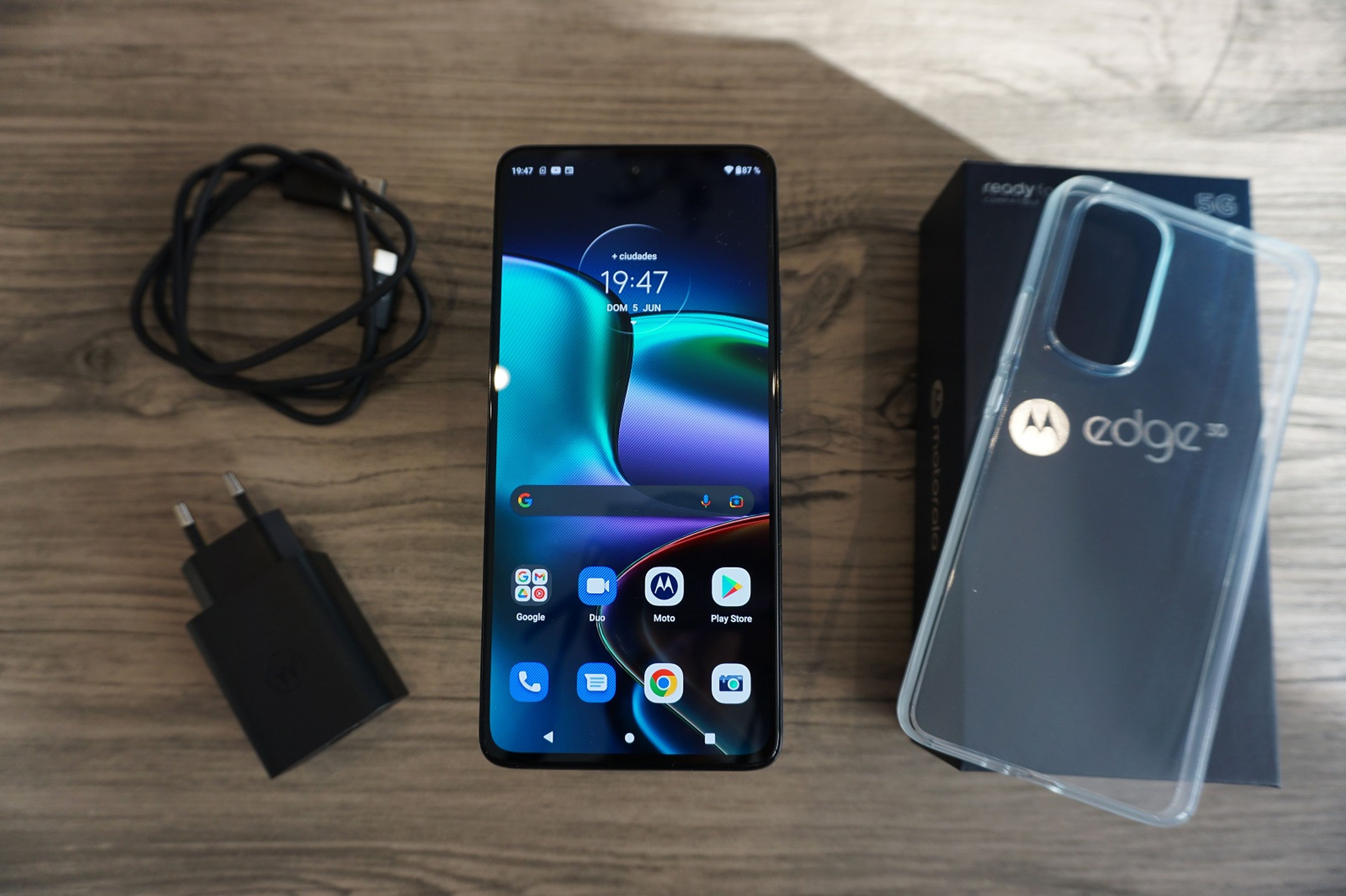 Motorola lanzó Edge 30 Ultra, su nuevo celular de gama alta: en qué le gana  al