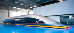 Así es la primera cápsula para pasajeros de Hyperloop, presentada en Cádiz