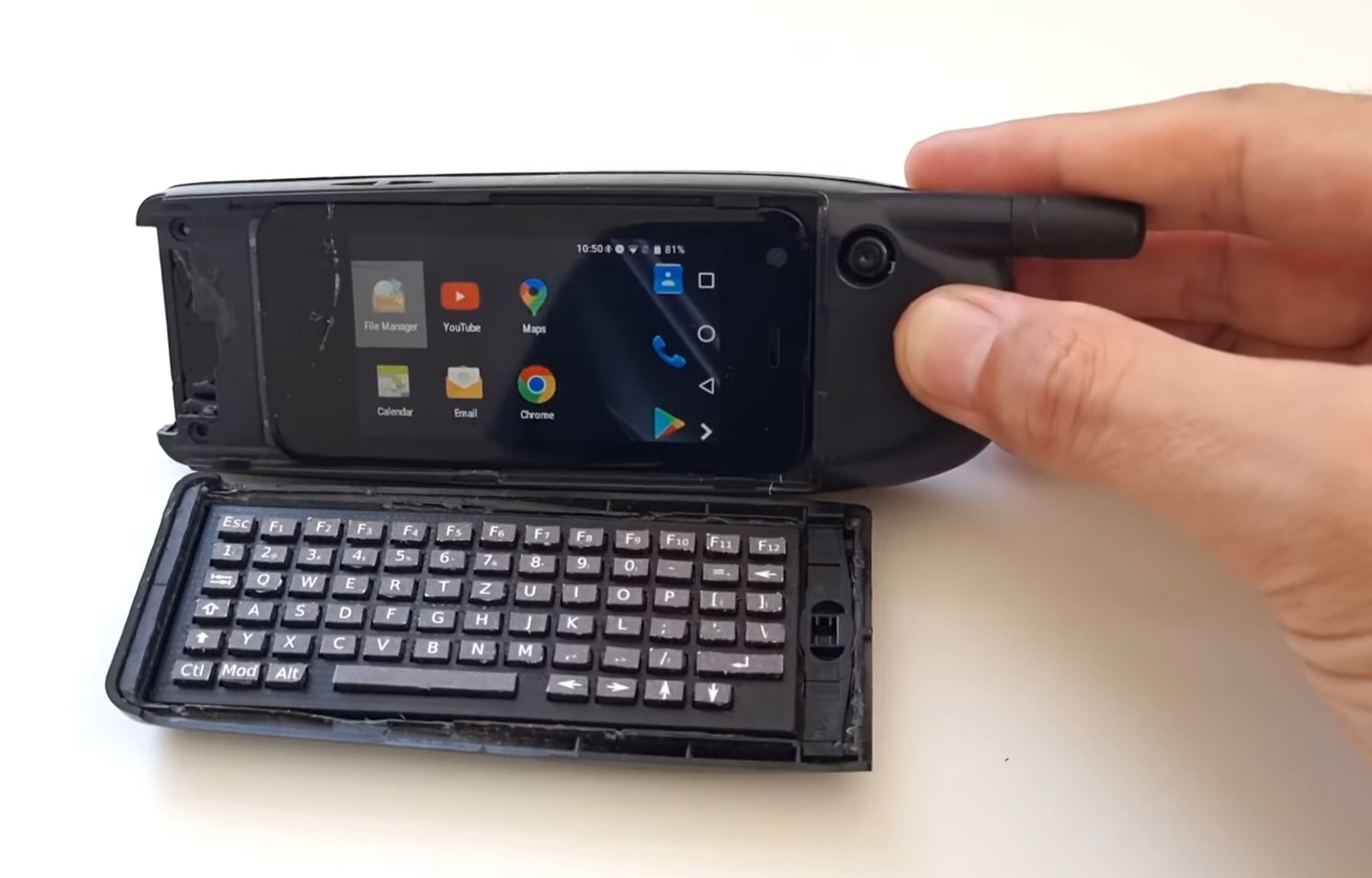 Añade Bluetooth a un Nokia 5110 de hace 25 años y se abre un mundo de posibilidades