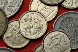 Si aún guardas monedas de 5 pesetas en casa, estas cuatro valen hasta 40.000 euros
