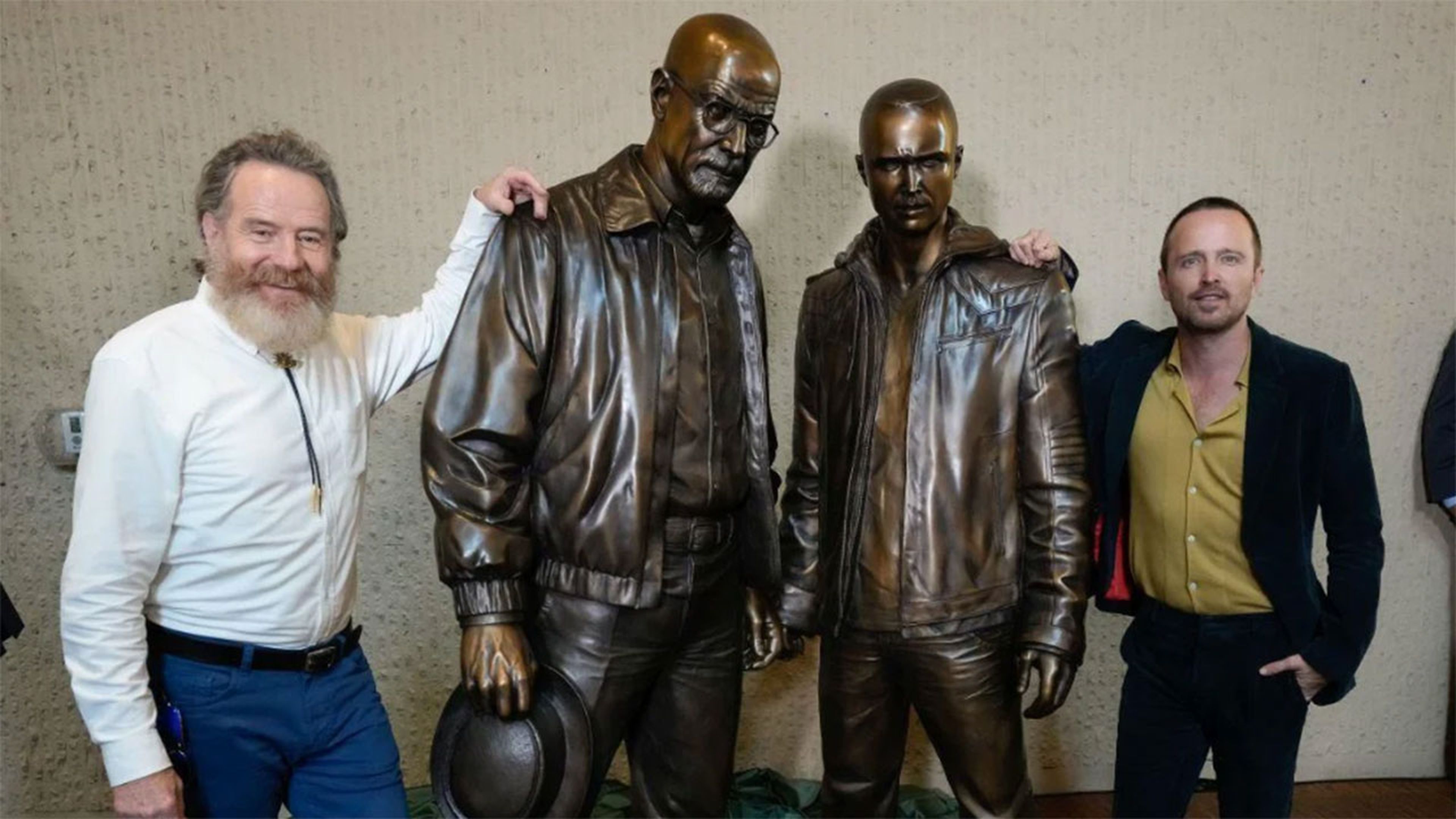 Los protagonistas de Breaking Bad inmortalizados en dos estatuas de bronce en la ciudad de Albuquerque
