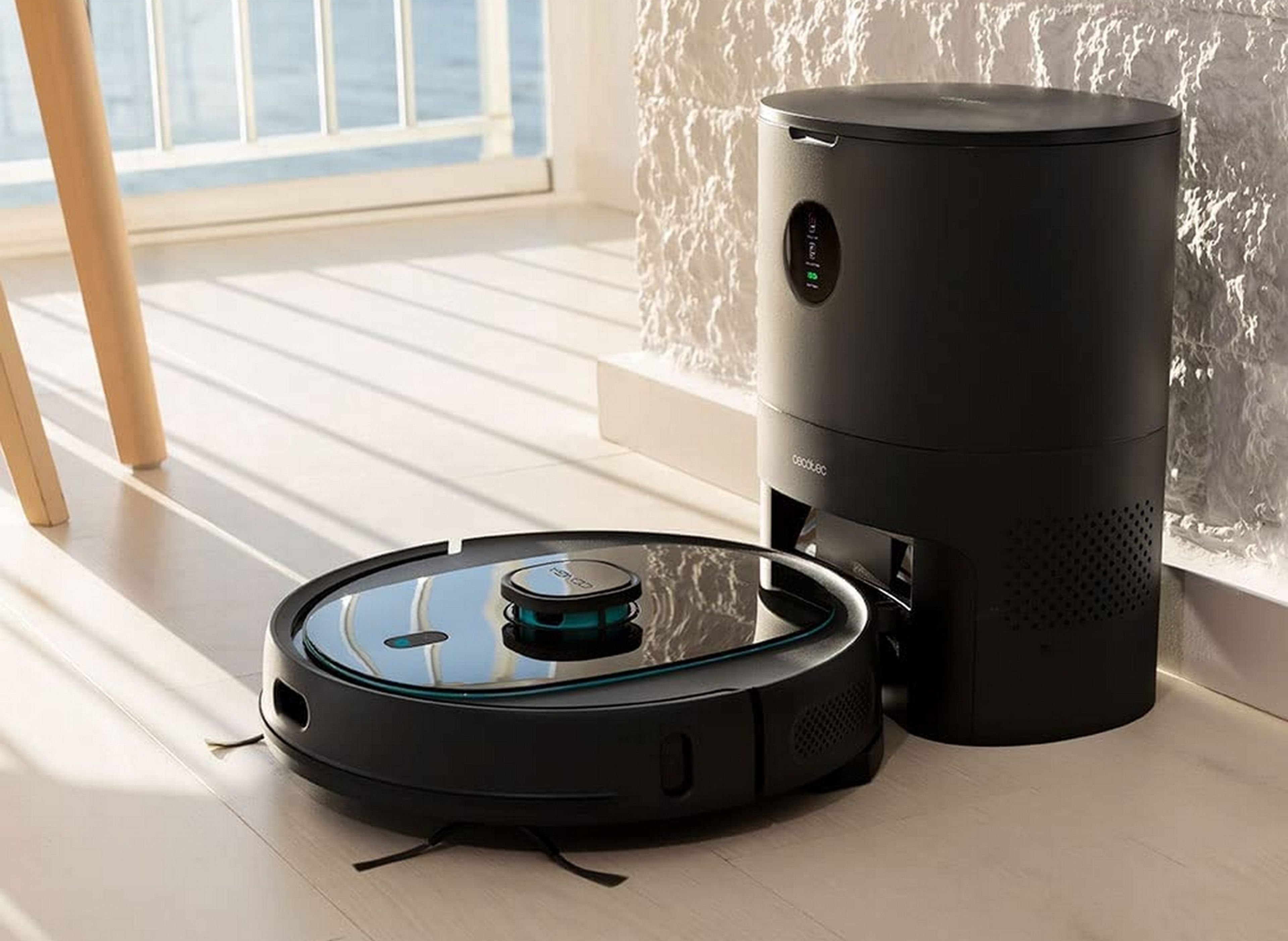 Este potente robot aspirador es compatible con Alexa, friega y solo vale  240 euros