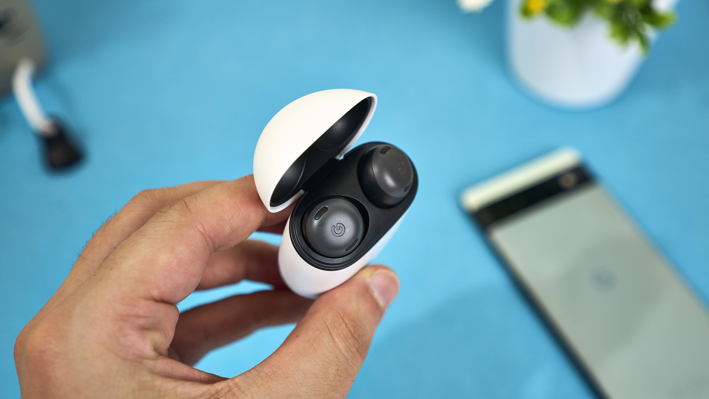 Google headphones now follow your head movements to give you spatial